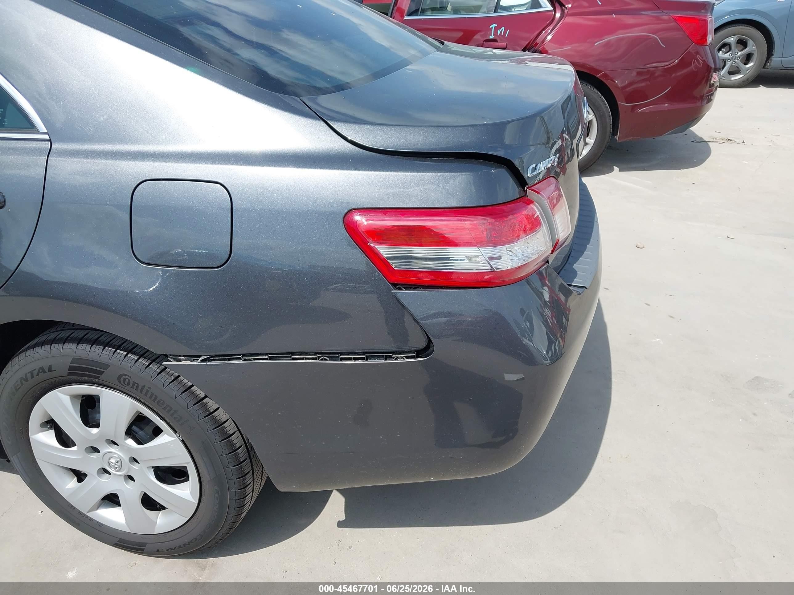 2010 Toyota Camry Le Gray vin: 4T4BF3EK8AR019958