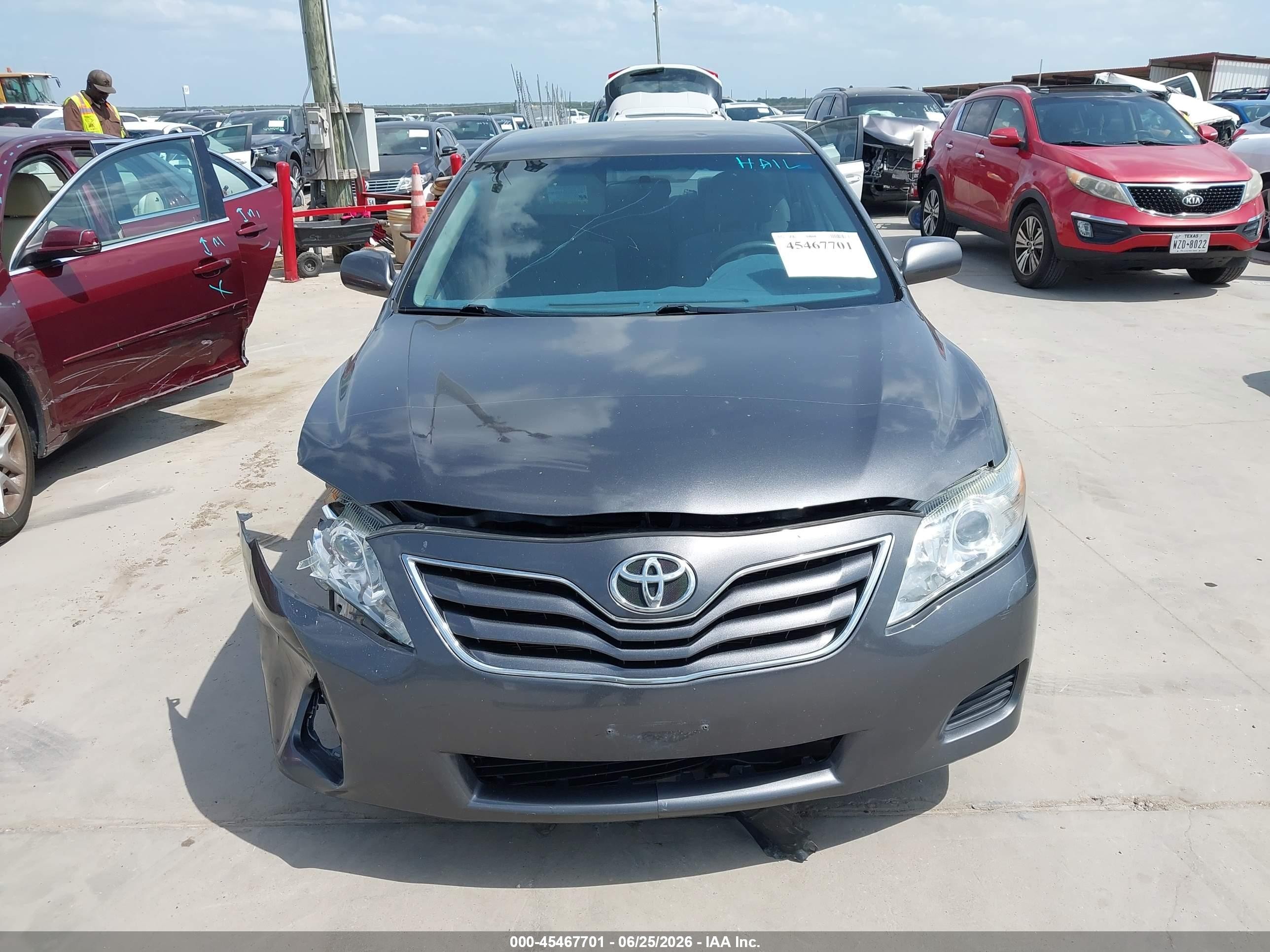 2010 Toyota Camry Le Gray vin: 4T4BF3EK8AR019958