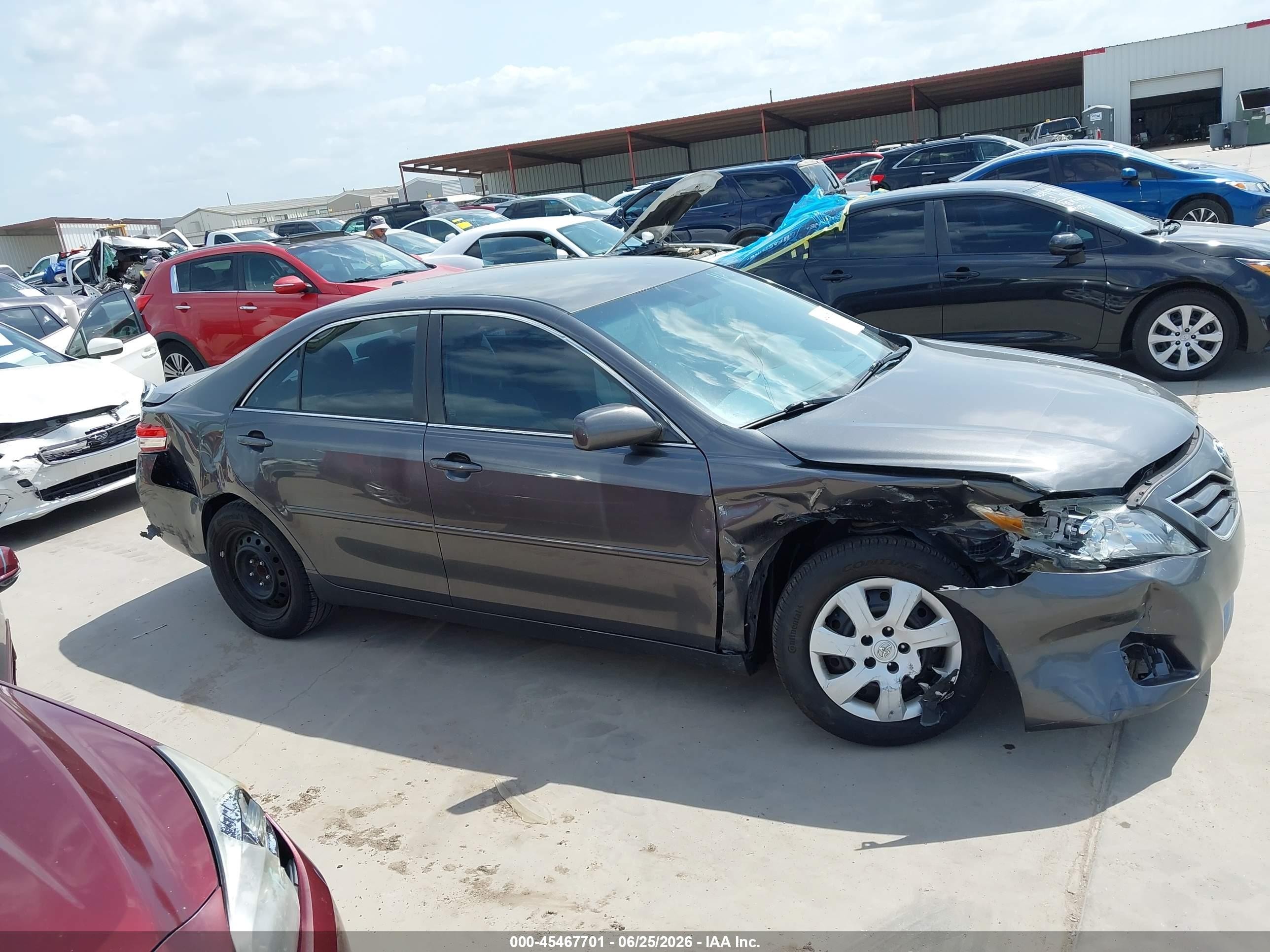 2010 Toyota Camry Le Gray vin: 4T4BF3EK8AR019958