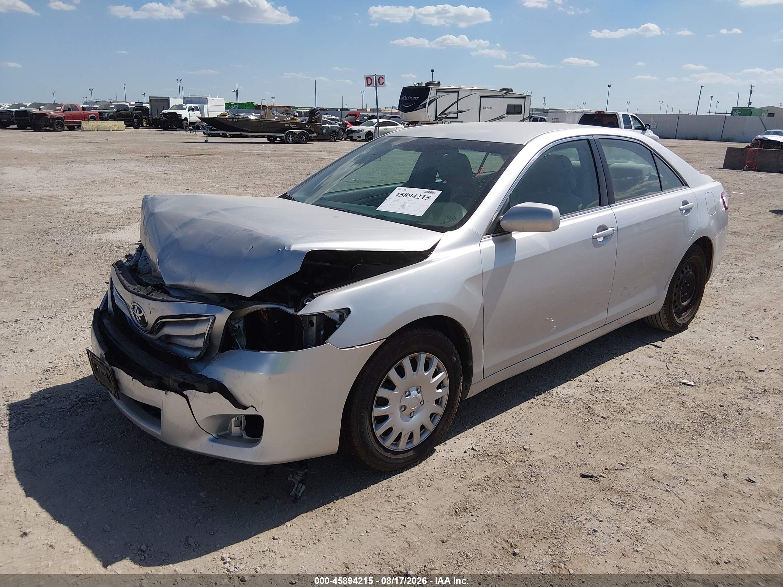 2010 Toyota Camry Le Серебряный vin: 4T4BF3EK8AR032368