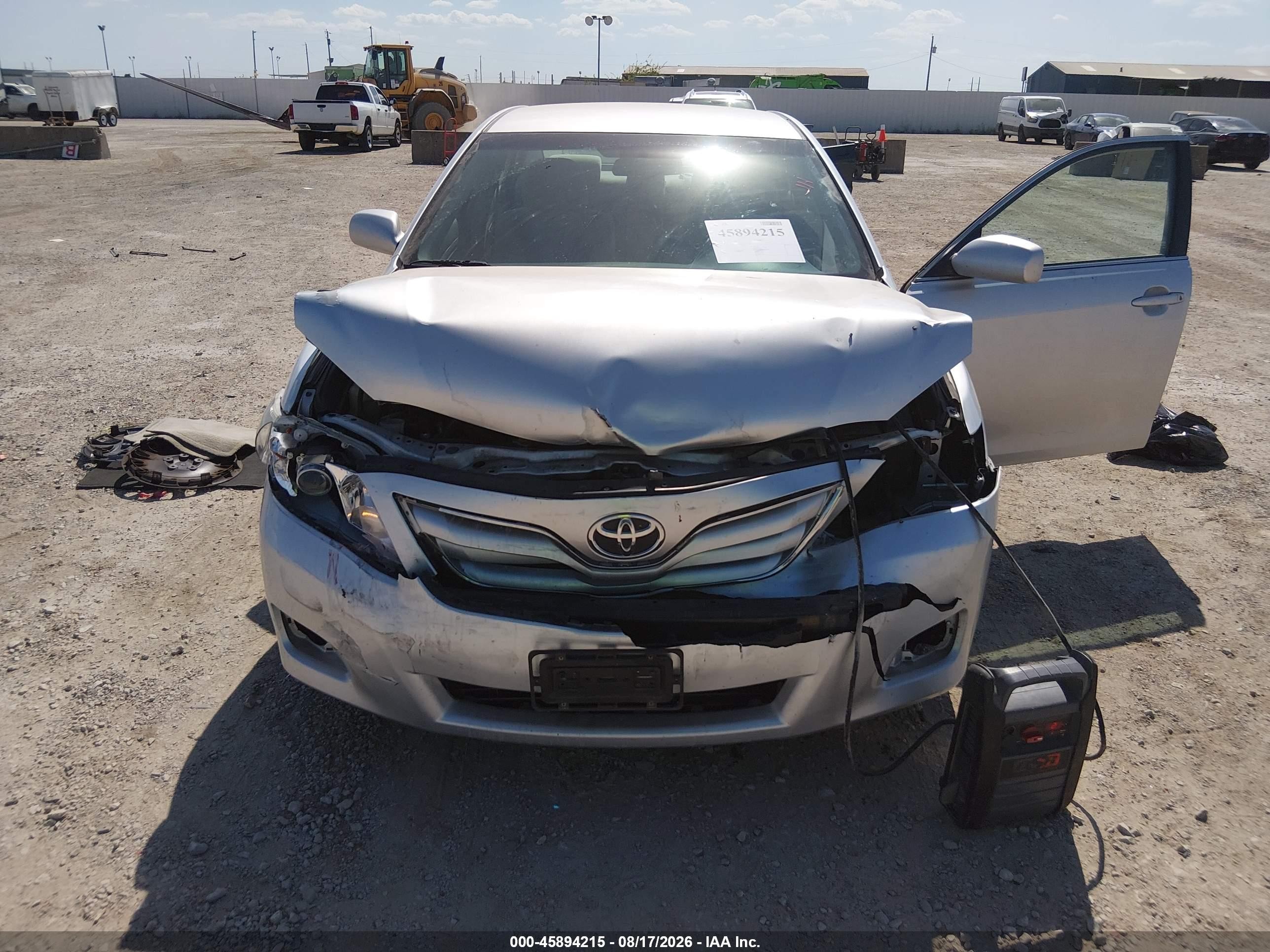 2010 Toyota Camry Le Серебряный vin: 4T4BF3EK8AR032368