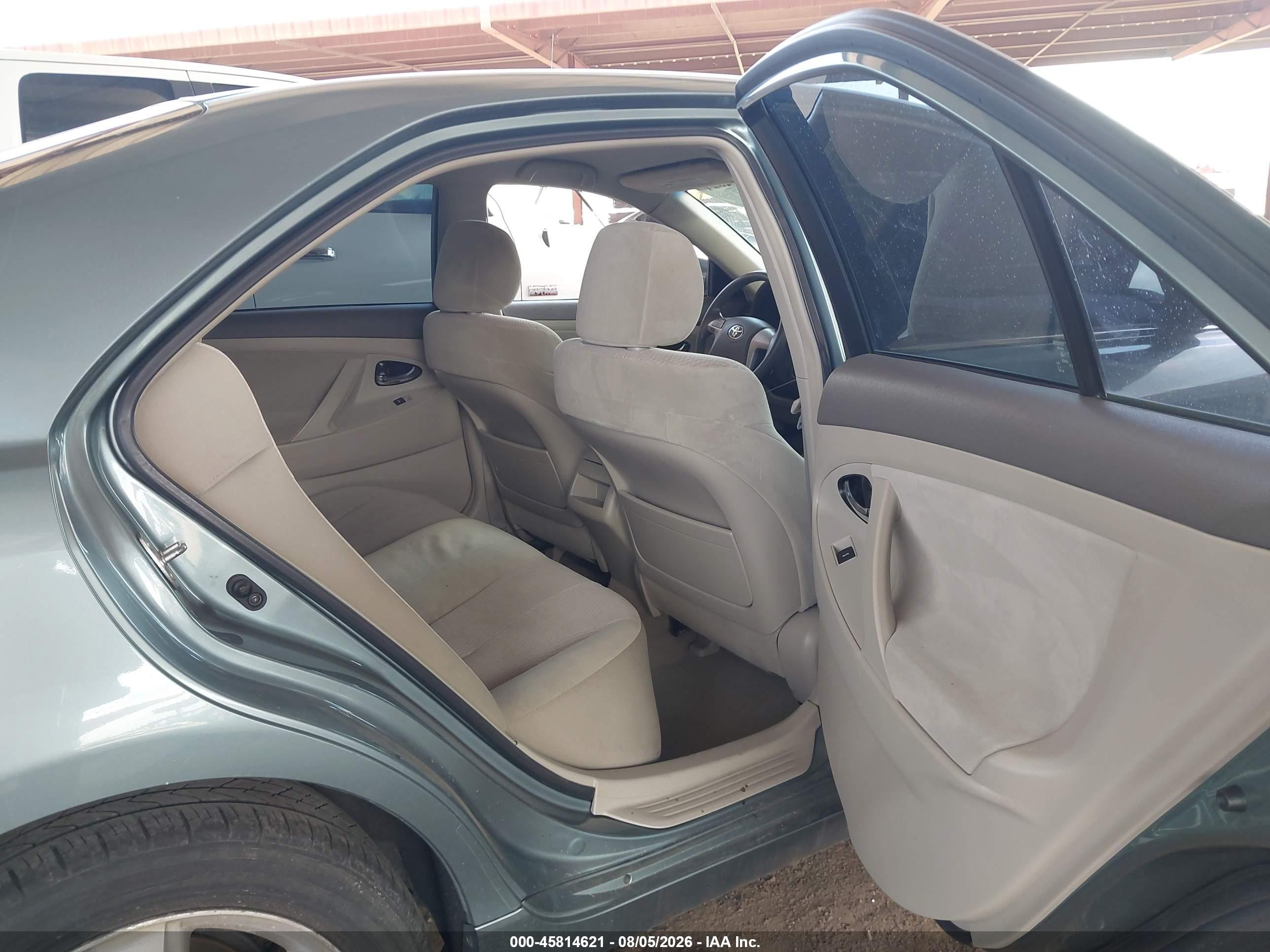 2010 Toyota Camry Le Gray vin: 4T4BF3EK8AR039630