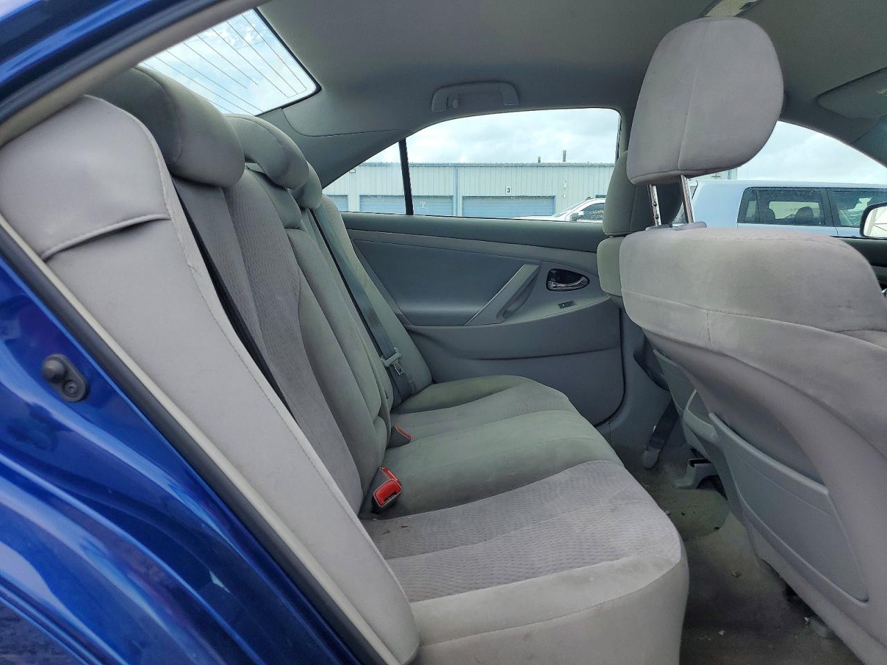 2010 Toyota Camry Le Blue vin: 4T4BF3EK8AR048375