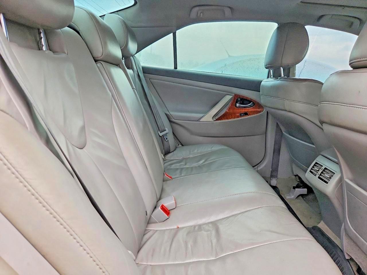 2010 Toyota Camry Xle Silver vin: 4T4BF3EK8AR052104