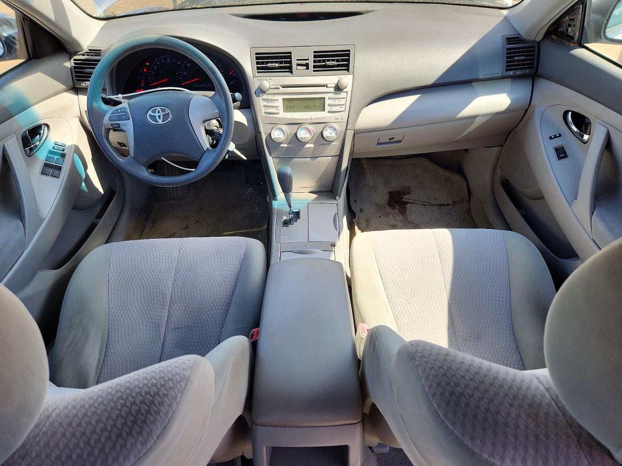 2010 Toyota Camry Le Silver vin: 4T4BF3EK8AR053365