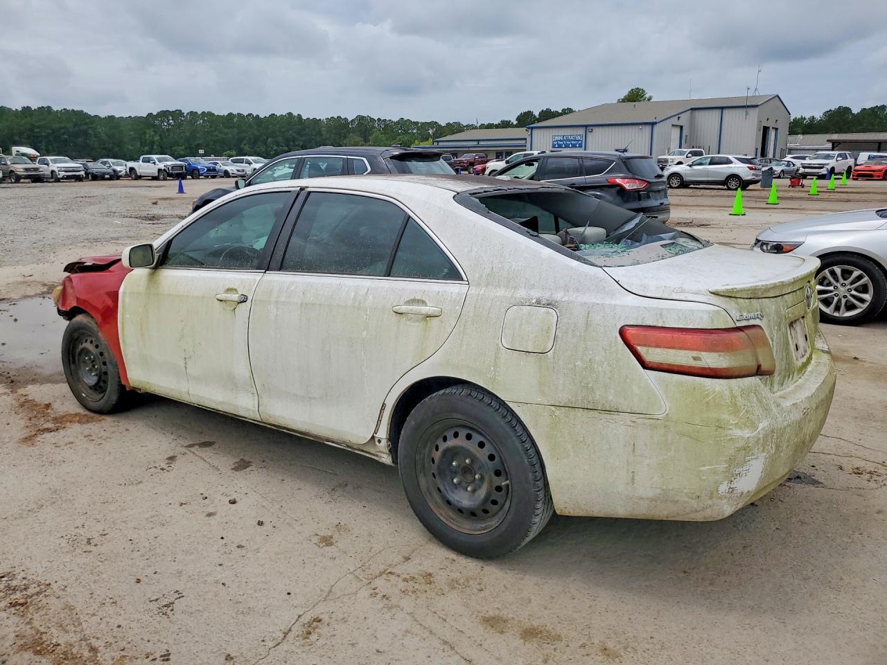 2010 Toyota Camry Le Белый vin: 4T4BF3EK8AR053947