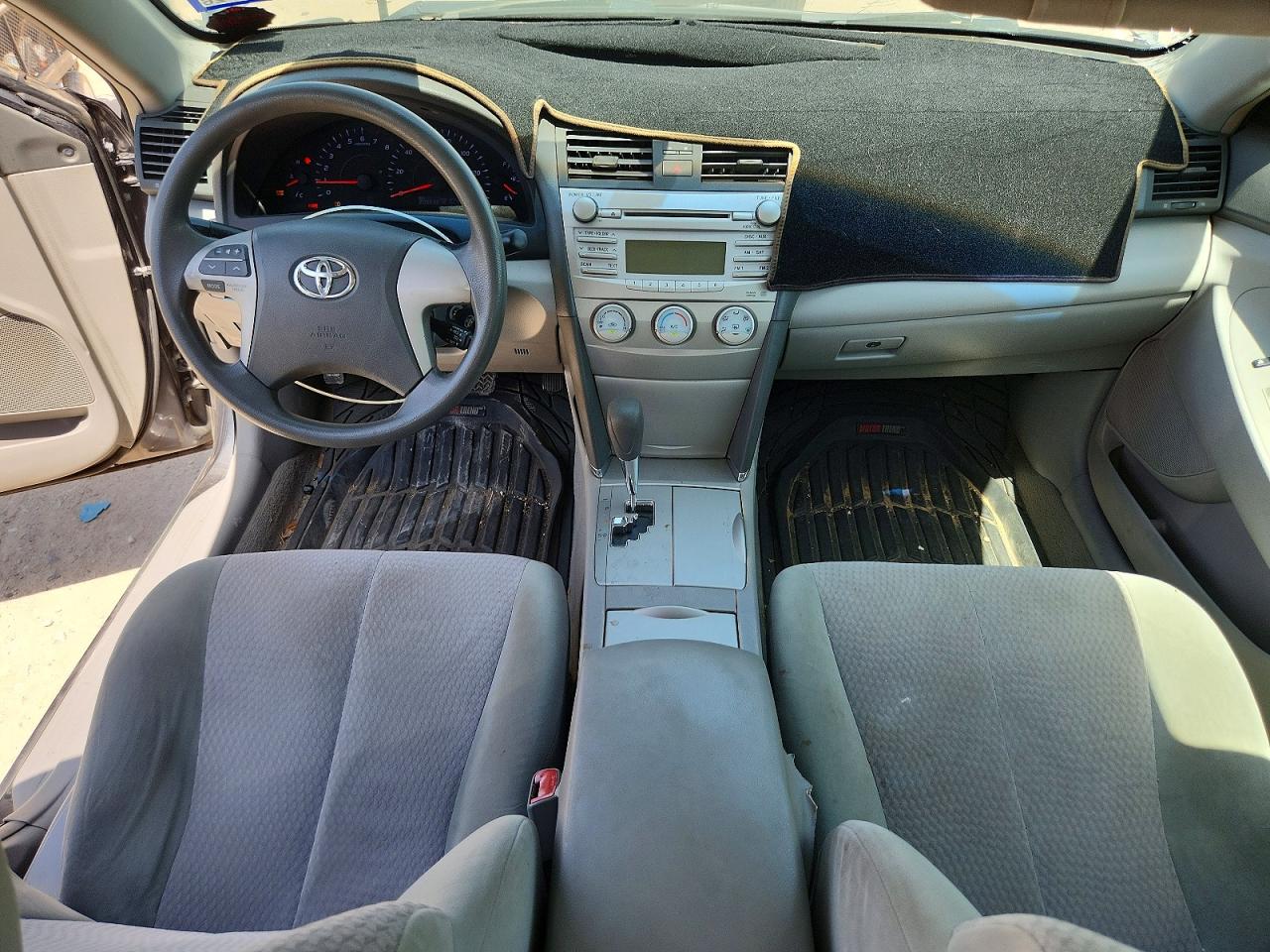 2010 Toyota Camry Le Gray vin: 4T4BF3EK8AR055181