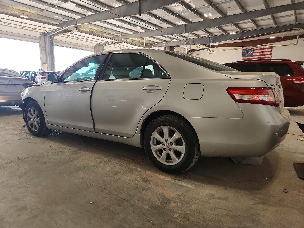 2010 Toyota Camry Le Silver vin: 4T4BF3EK8AR064107