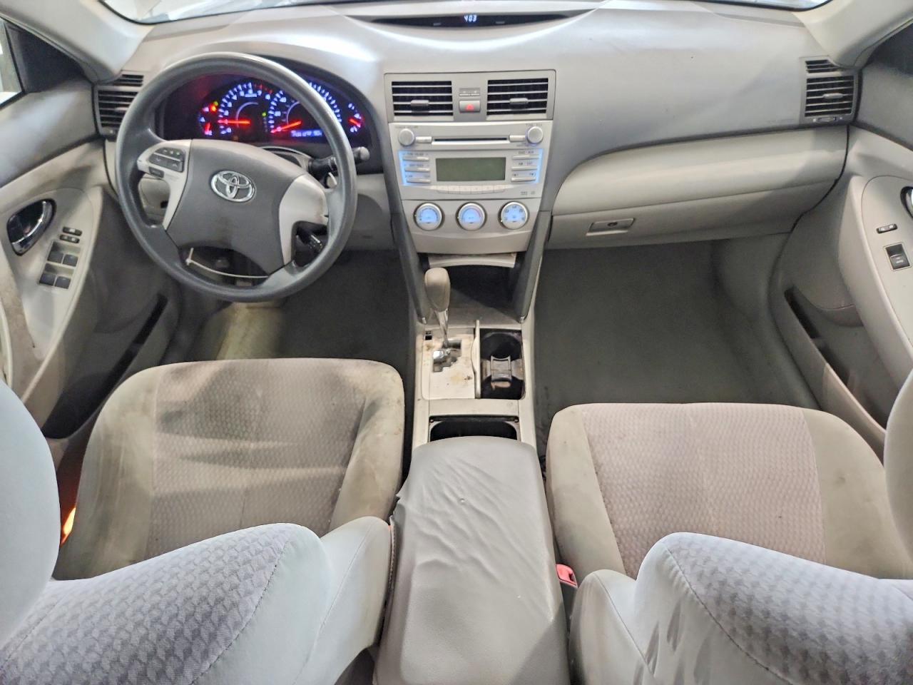 2010 Toyota Camry Le Silver vin: 4T4BF3EK8AR064107