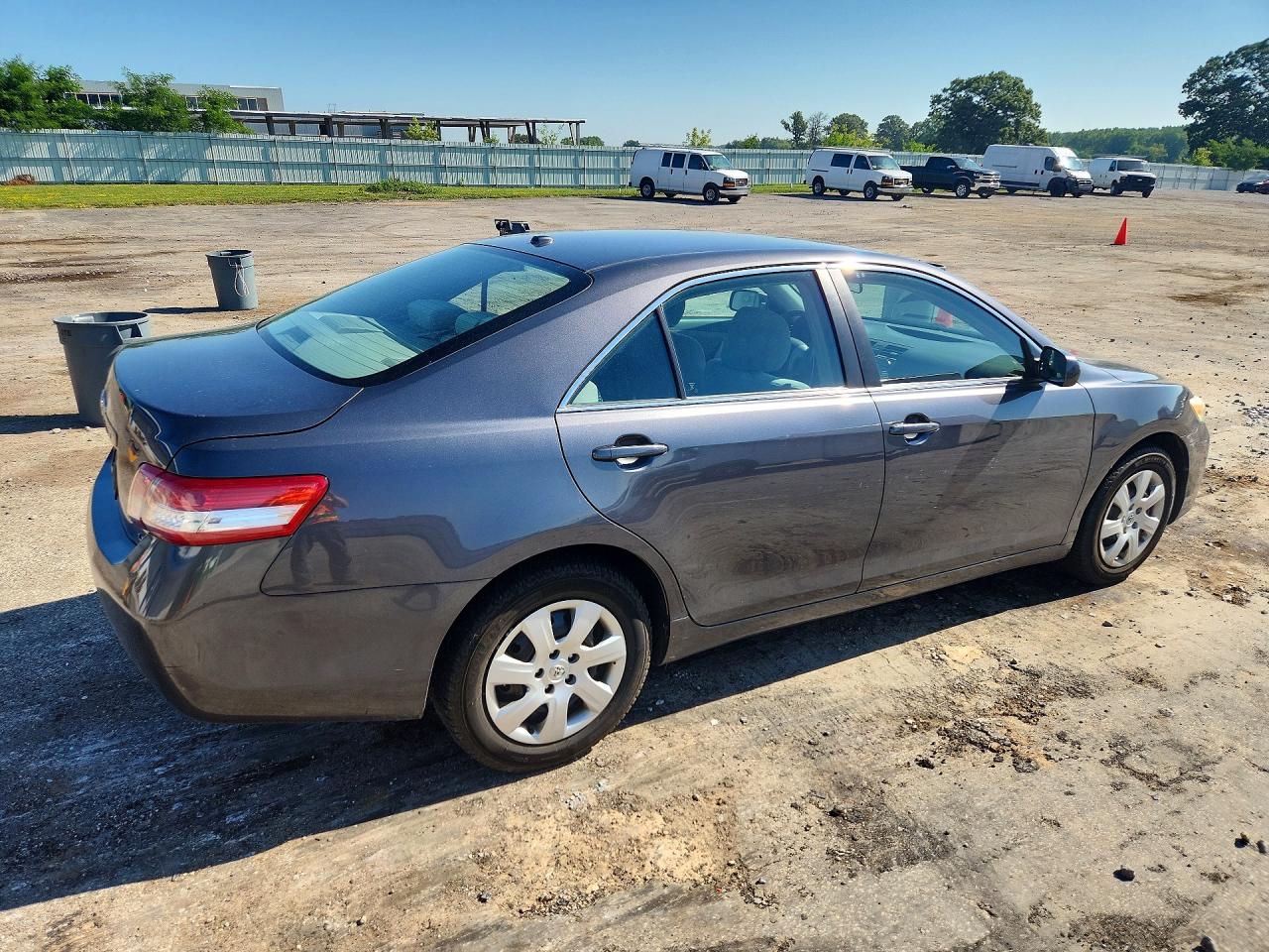 2010 Toyota Camry Le Gray vin: 4T4BF3EK8AR065340