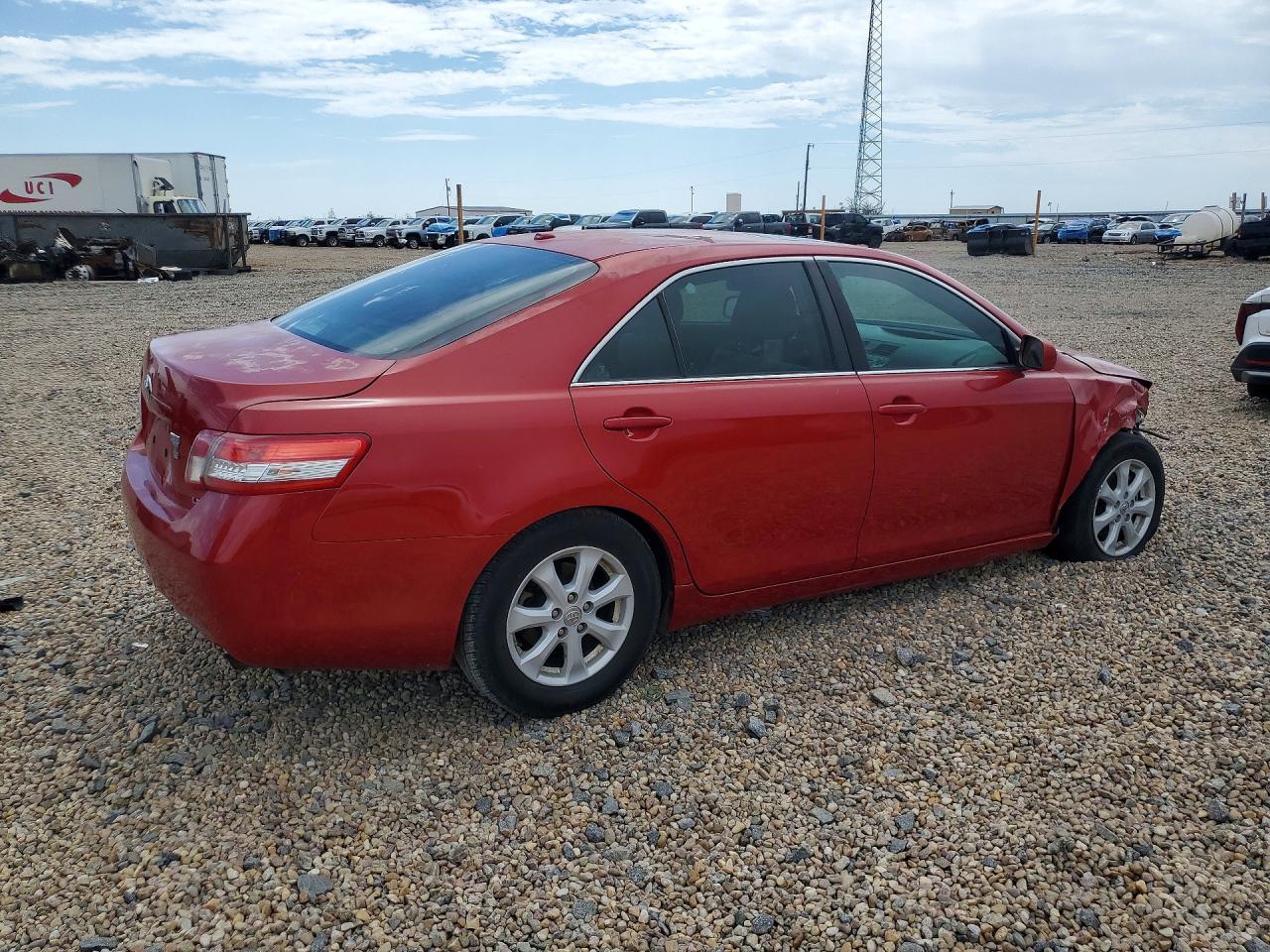 2010 Toyota Camry Le Red vin: 4T4BF3EK8AR066035