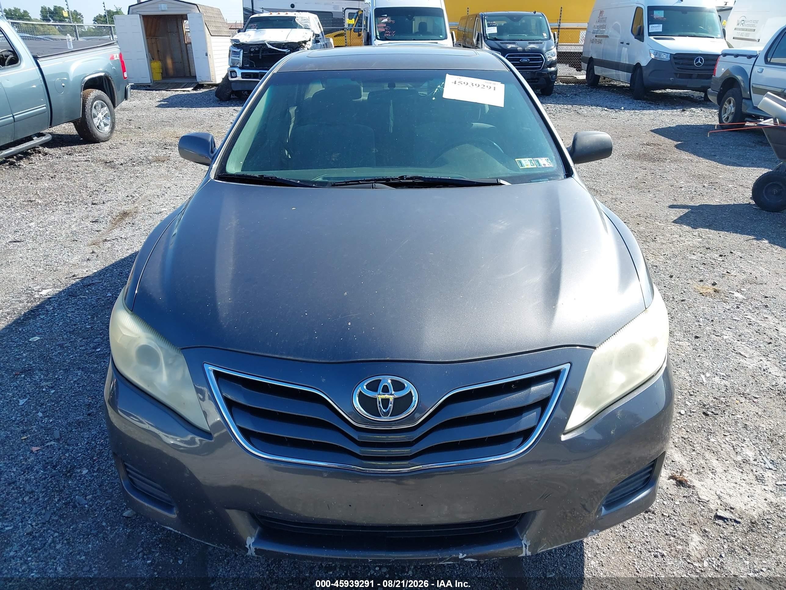 2010 Toyota Camry Le Gray vin: 4T4BF3EK8AR066309
