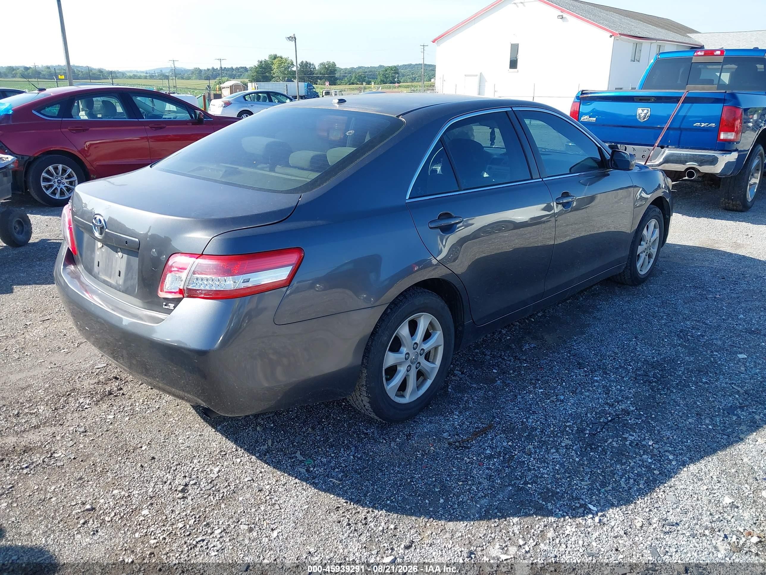 2010 Toyota Camry Le Gray vin: 4T4BF3EK8AR066309