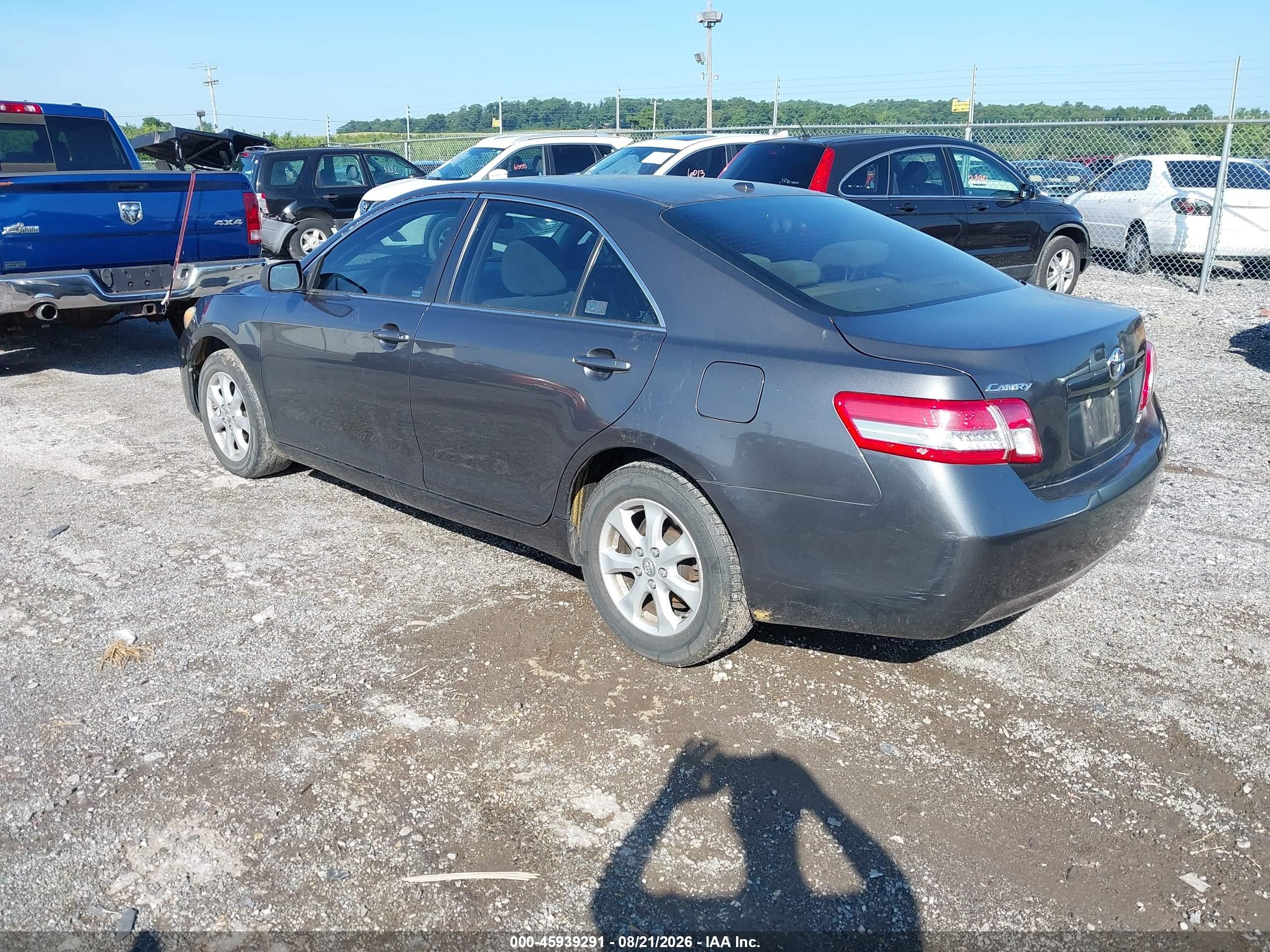 2010 Toyota Camry Le Gray vin: 4T4BF3EK8AR066309