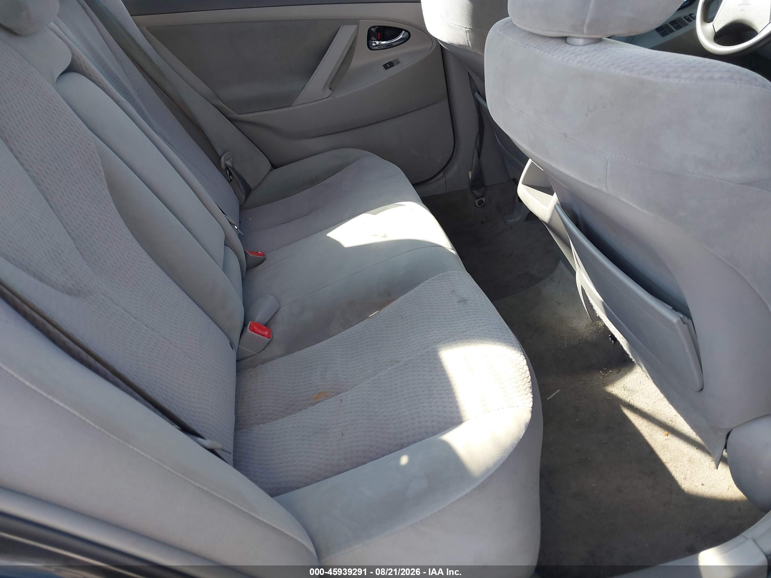 2010 Toyota Camry Le Gray vin: 4T4BF3EK8AR066309