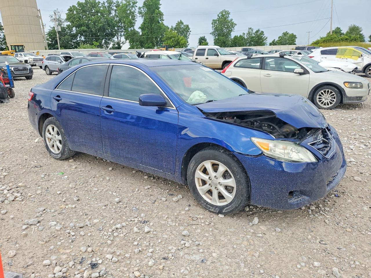 2010 Toyota Camry Le Blue vin: 4T4BF3EK8AR070103