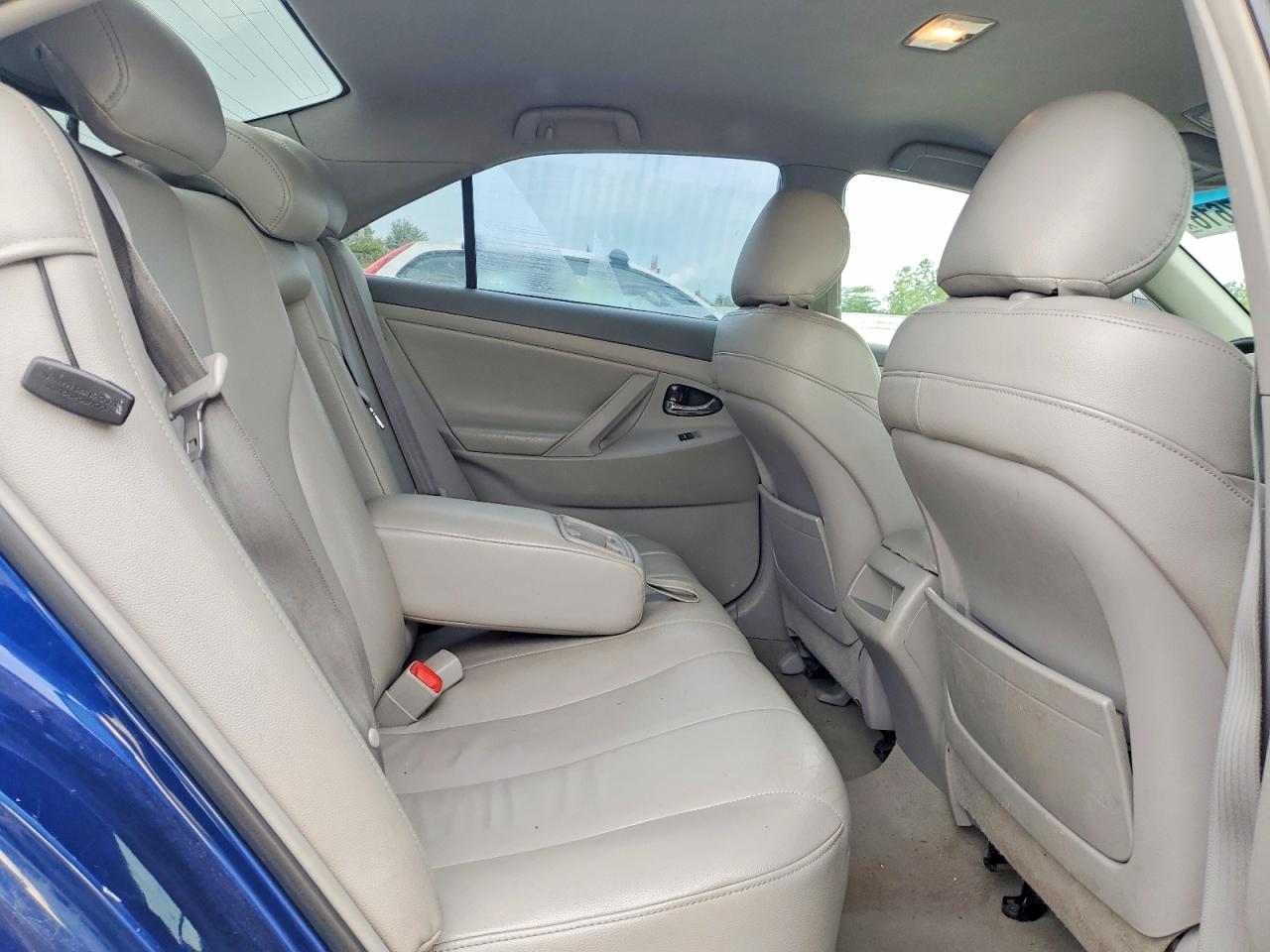 2010 Toyota Camry Le Blue vin: 4T4BF3EK8AR070103