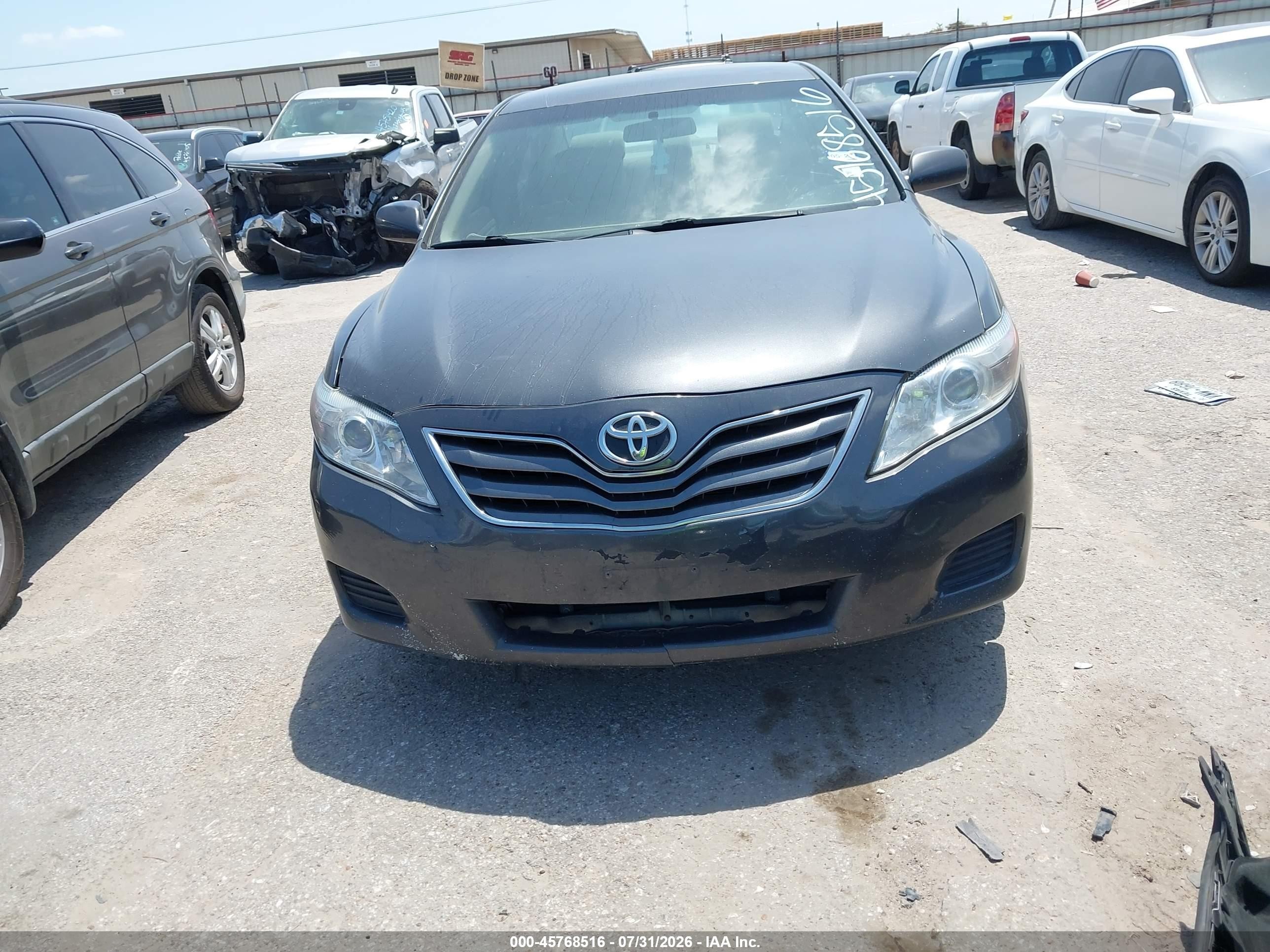2010 Toyota Camry Le Серый vin: 4T4BF3EK8AR072868
