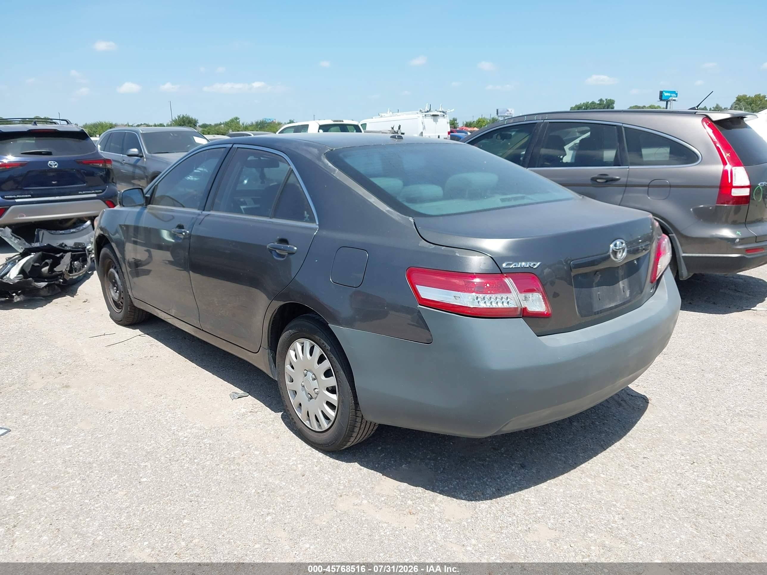 2010 Toyota Camry Le Серый vin: 4T4BF3EK8AR072868