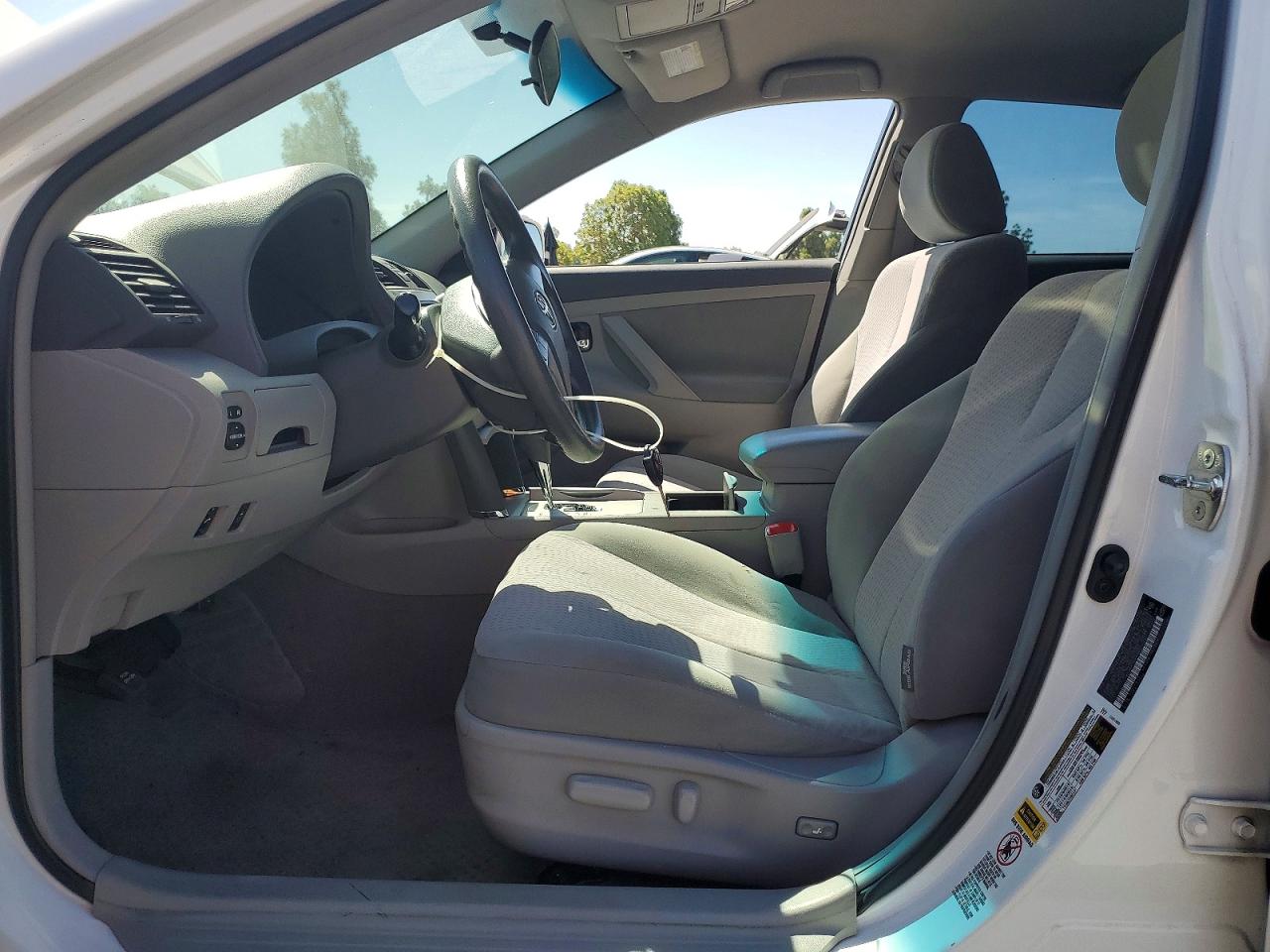 2010 Toyota Camry Le White vin: 4T4BF3EK8AR074927