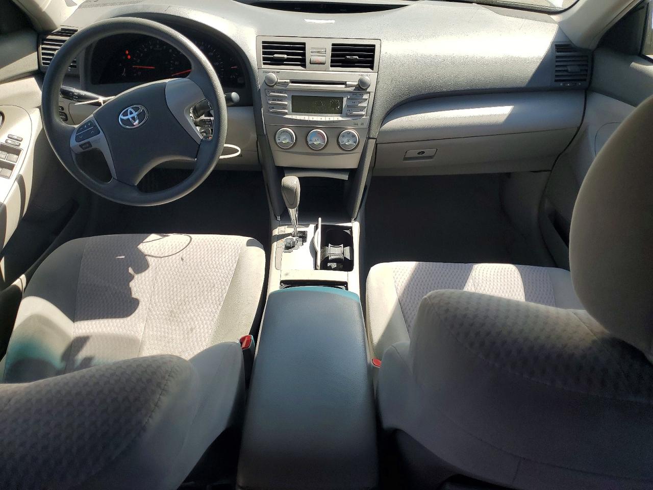 2010 Toyota Camry Le White vin: 4T4BF3EK8AR074927