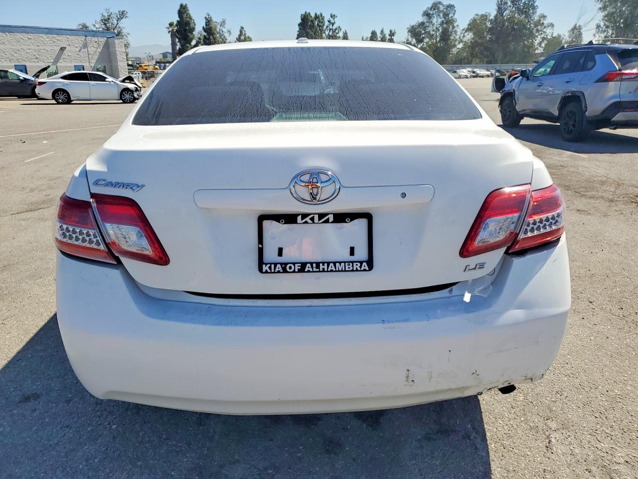 2010 Toyota Camry Le White vin: 4T4BF3EK8AR074927