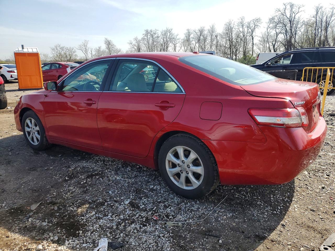 2010 Toyota Camry Le Red vin: 4T4BF3EK8AR087094