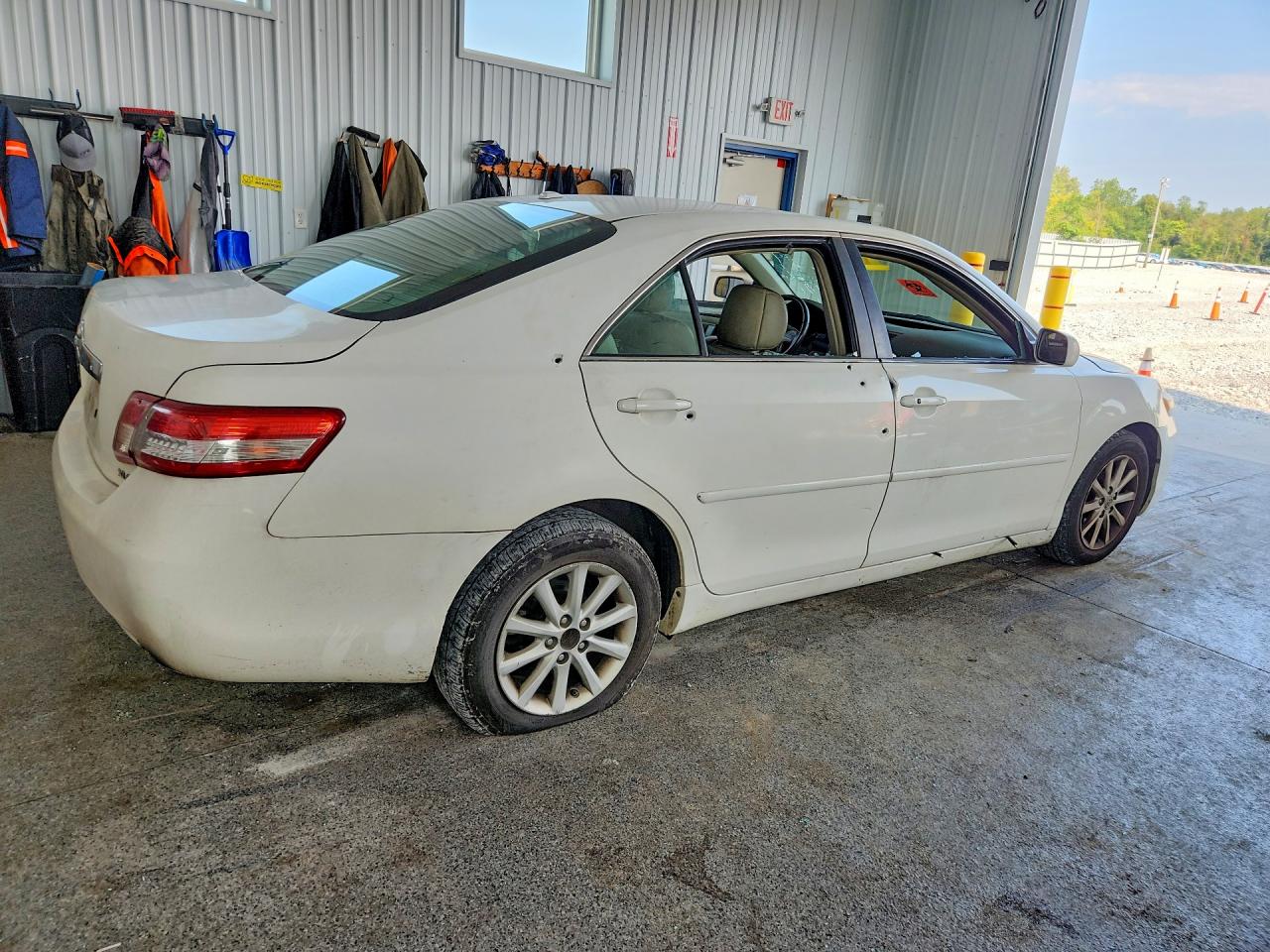 2011 Toyota Camry Xle White vin: 4T4BF3EK8BR092376