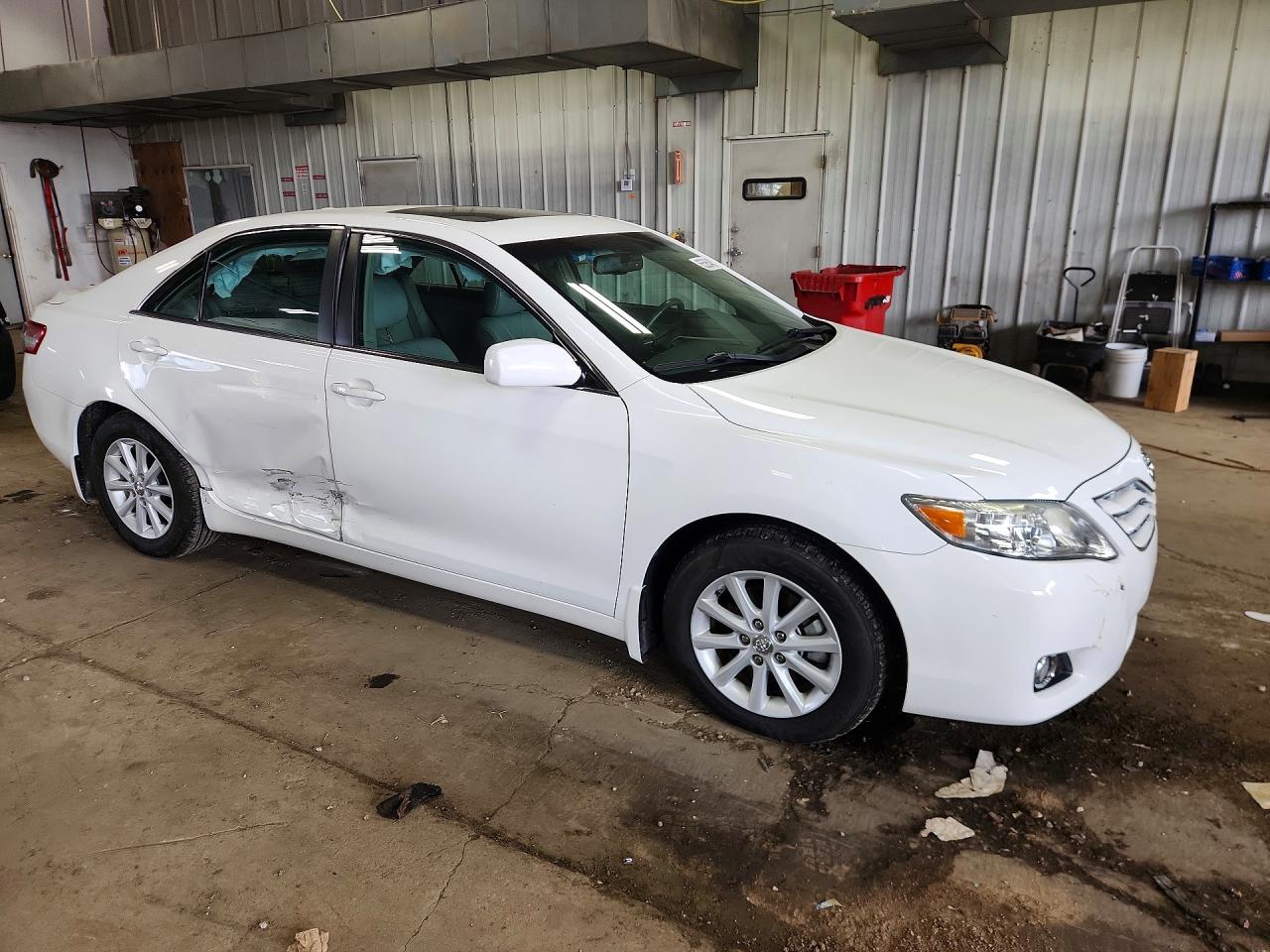 2011 Toyota Camry Xle Белый vin: 4T4BF3EK8BR100377