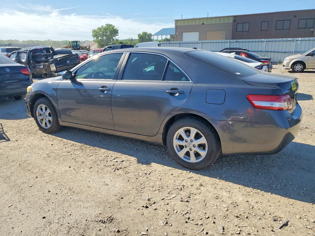 2011 Toyota Camry Le Gray vin: 4T4BF3EK8BR126459