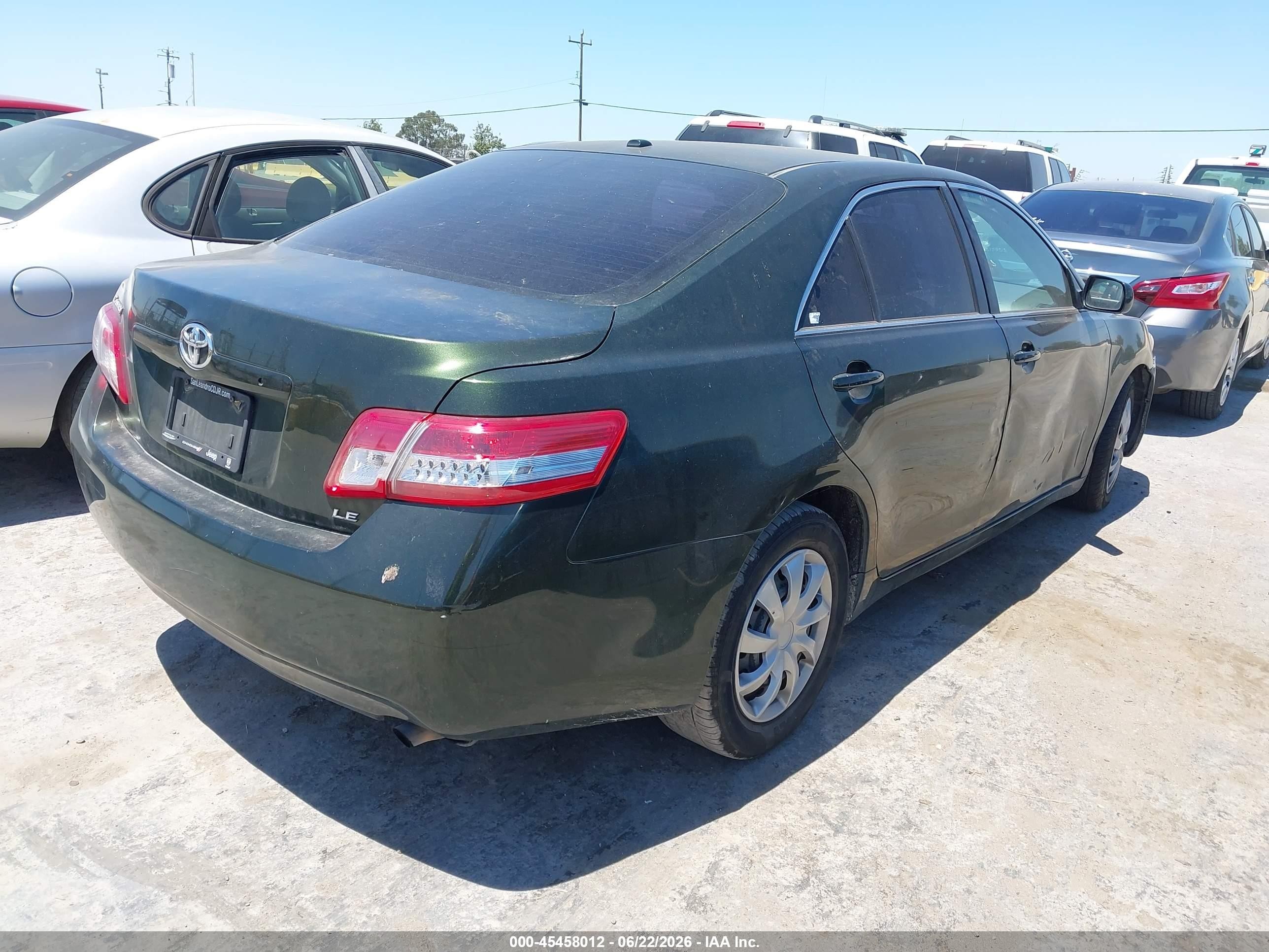 2011 Toyota Camry Le Green vin: 4T4BF3EK8BR131502