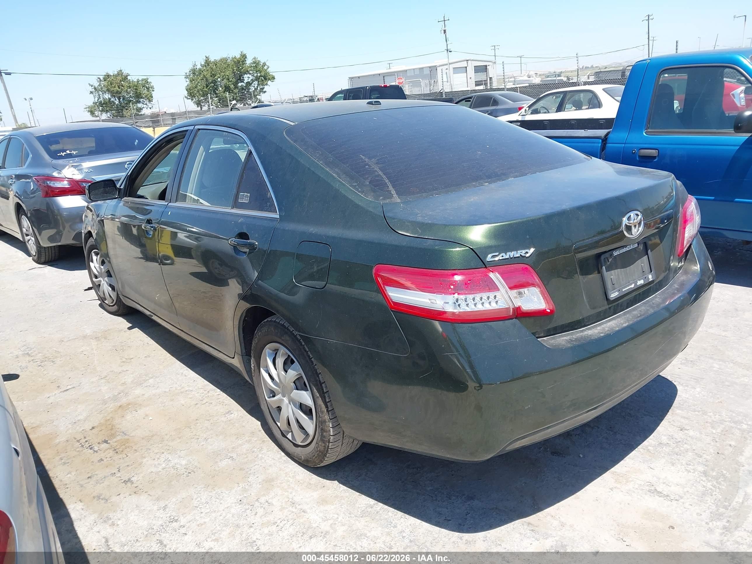 2011 Toyota Camry Le Green vin: 4T4BF3EK8BR131502