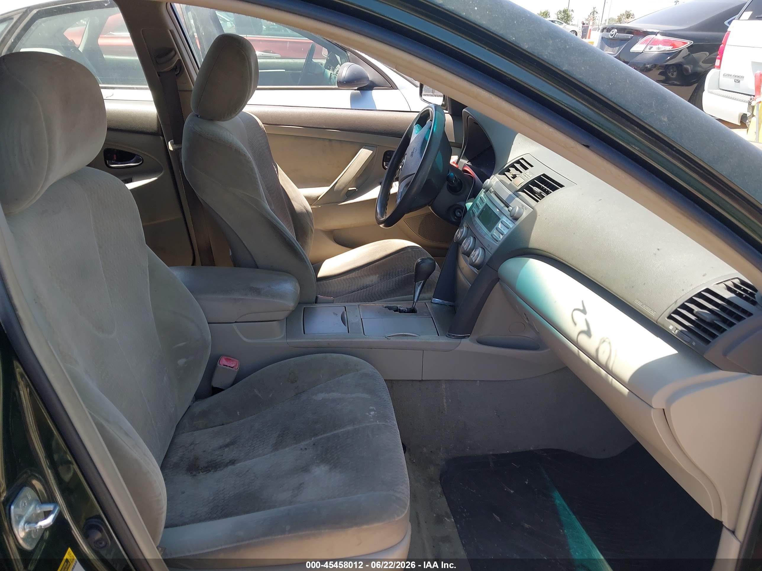 2011 Toyota Camry Le Green vin: 4T4BF3EK8BR131502