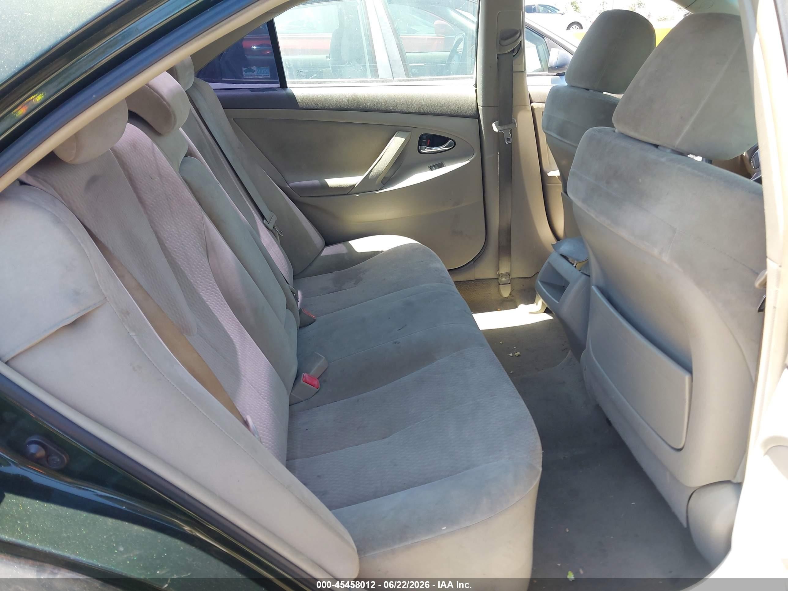 2011 Toyota Camry Le Green vin: 4T4BF3EK8BR131502