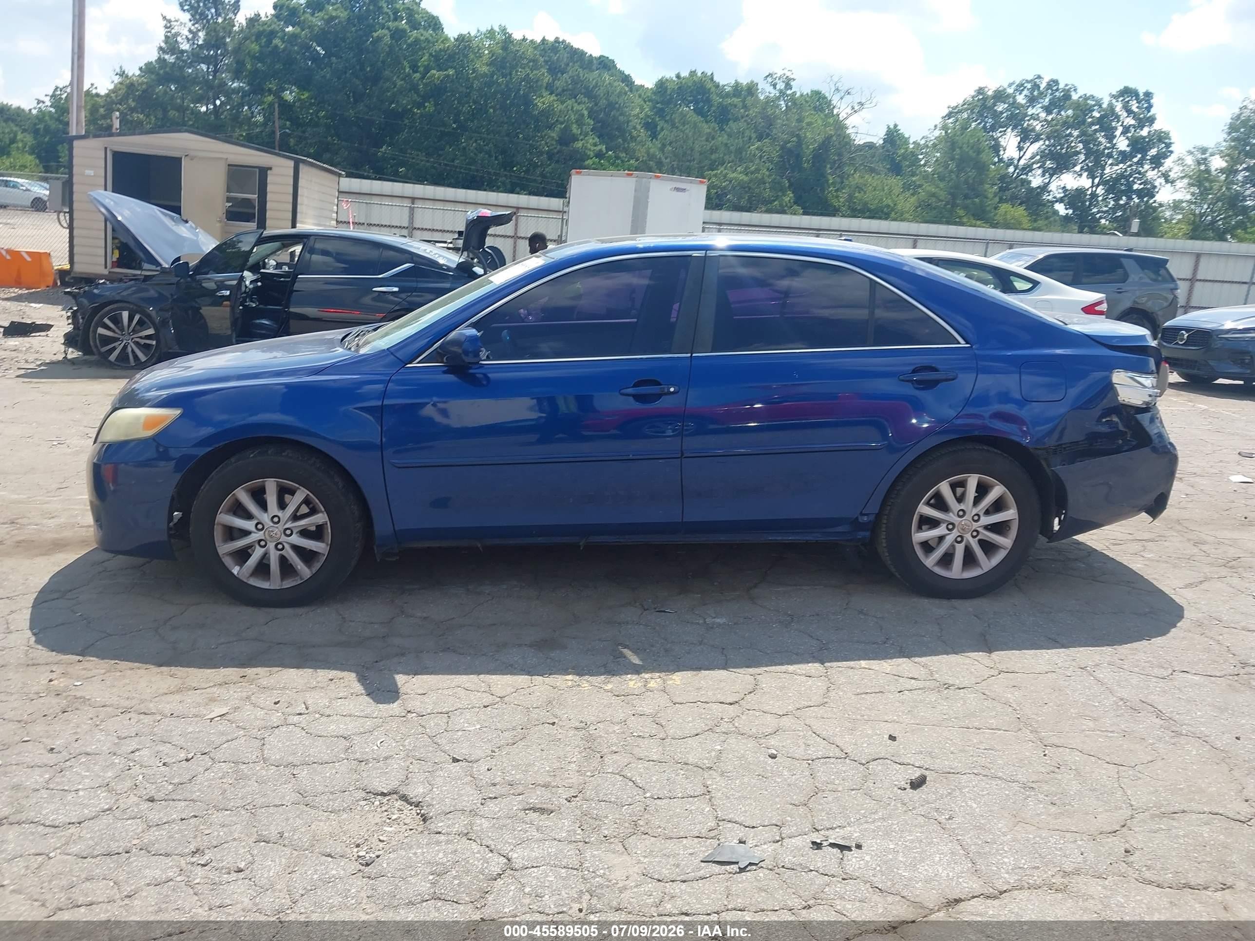 2011 Toyota Camry Xle Blue vin: 4T4BF3EK8BR135792