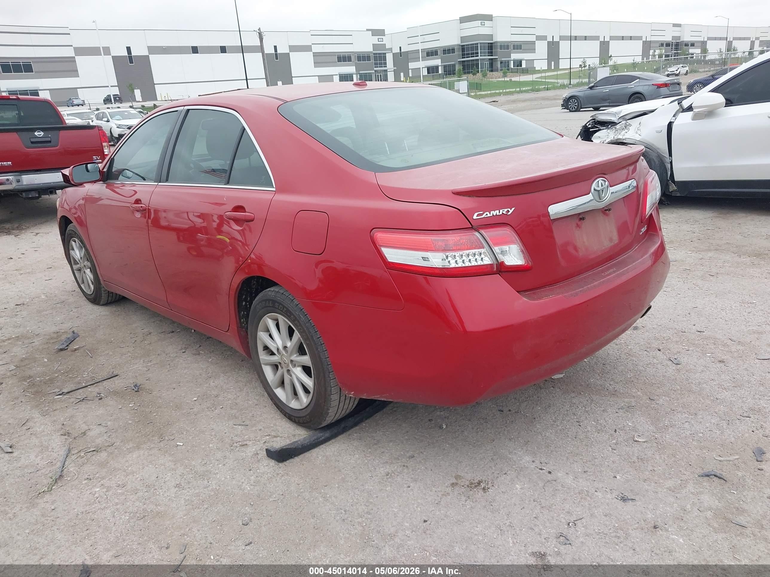 2011 Toyota Camry Xle Red vin: 4T4BF3EK8BR150731