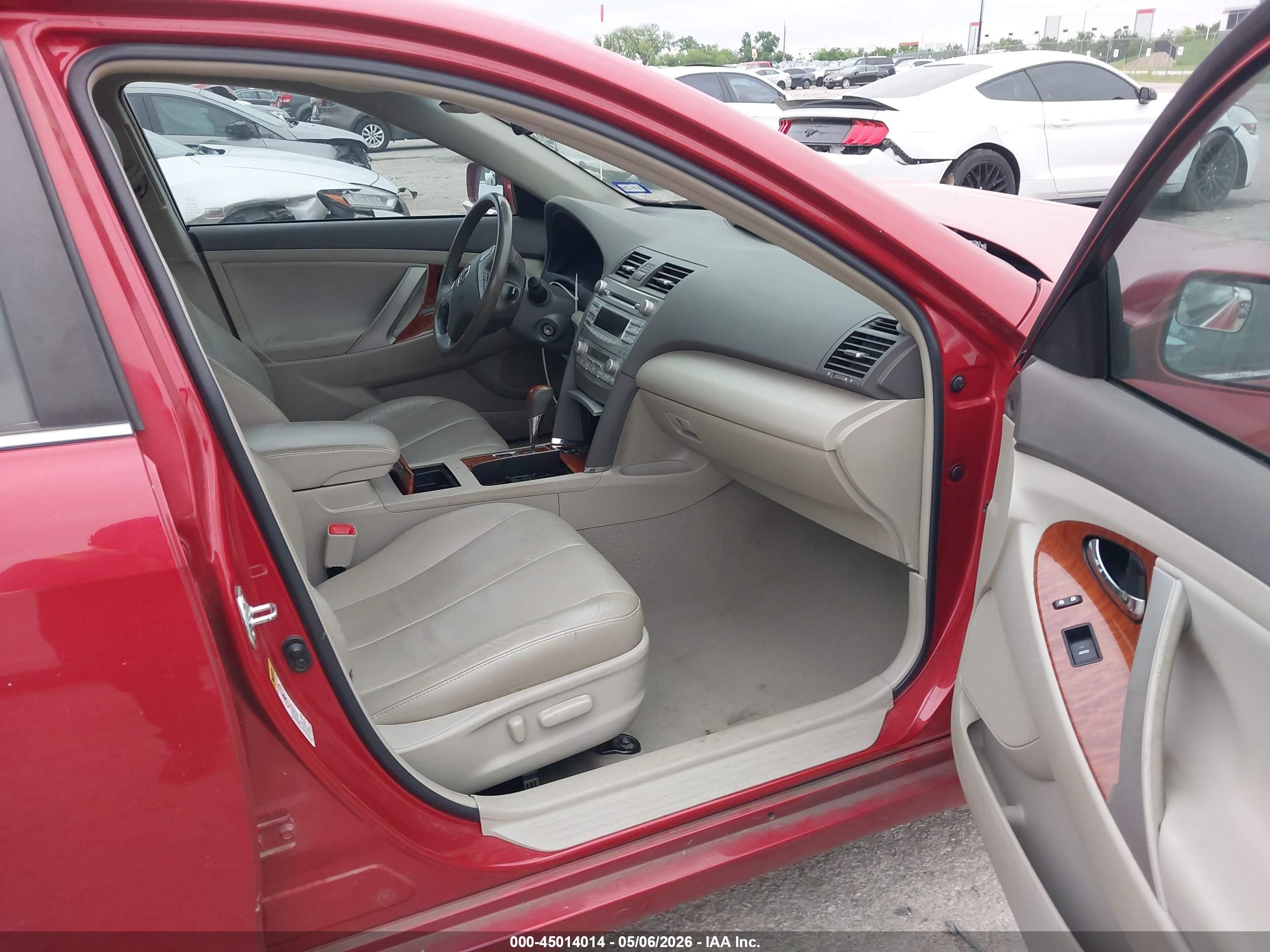 2011 Toyota Camry Xle Red vin: 4T4BF3EK8BR150731