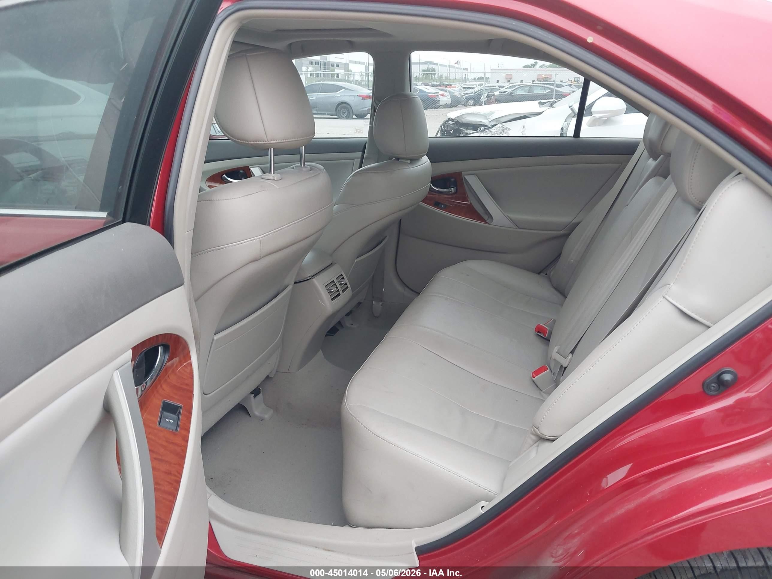 2011 Toyota Camry Xle Red vin: 4T4BF3EK8BR150731
