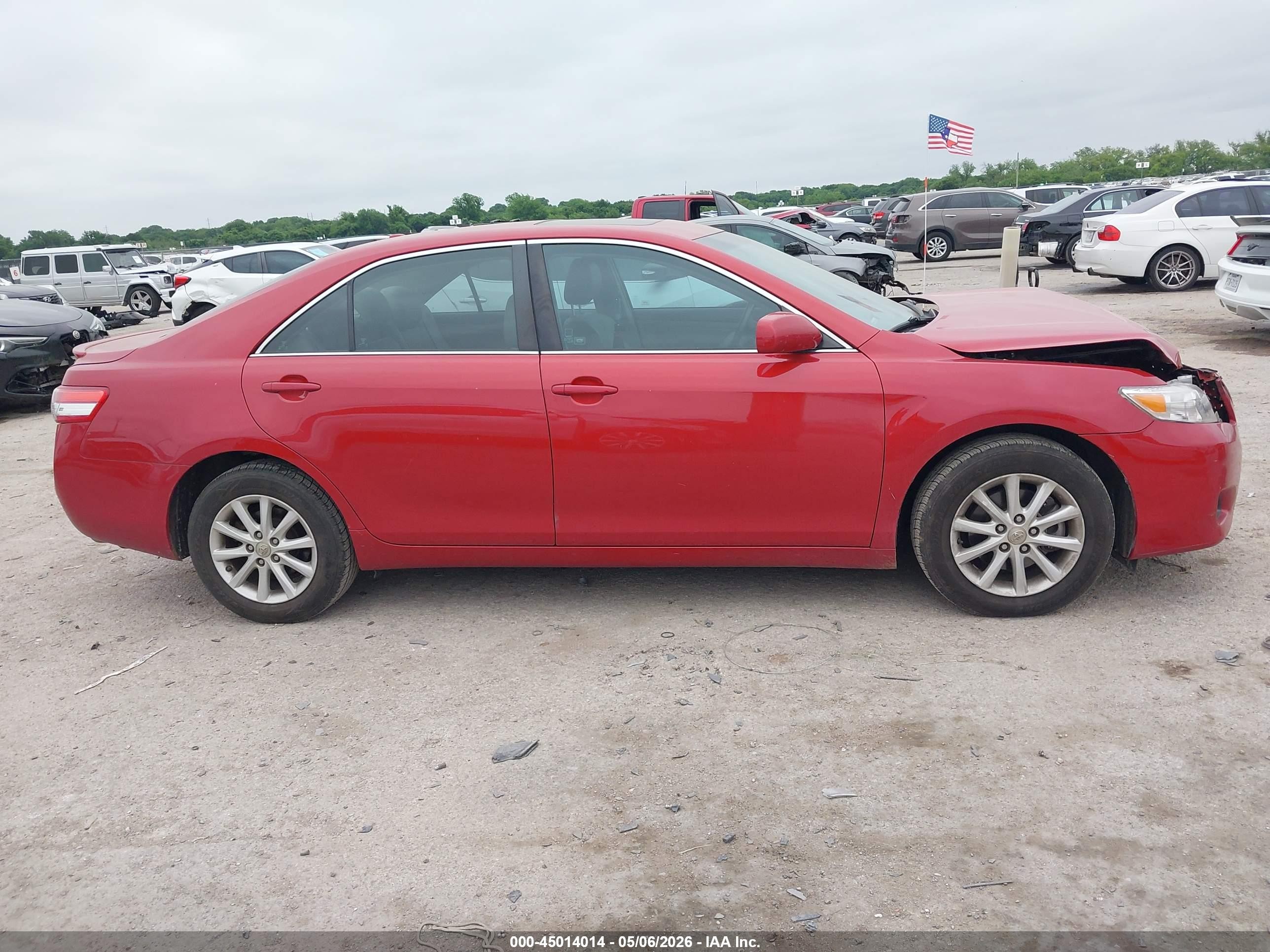 2011 Toyota Camry Xle Red vin: 4T4BF3EK8BR150731