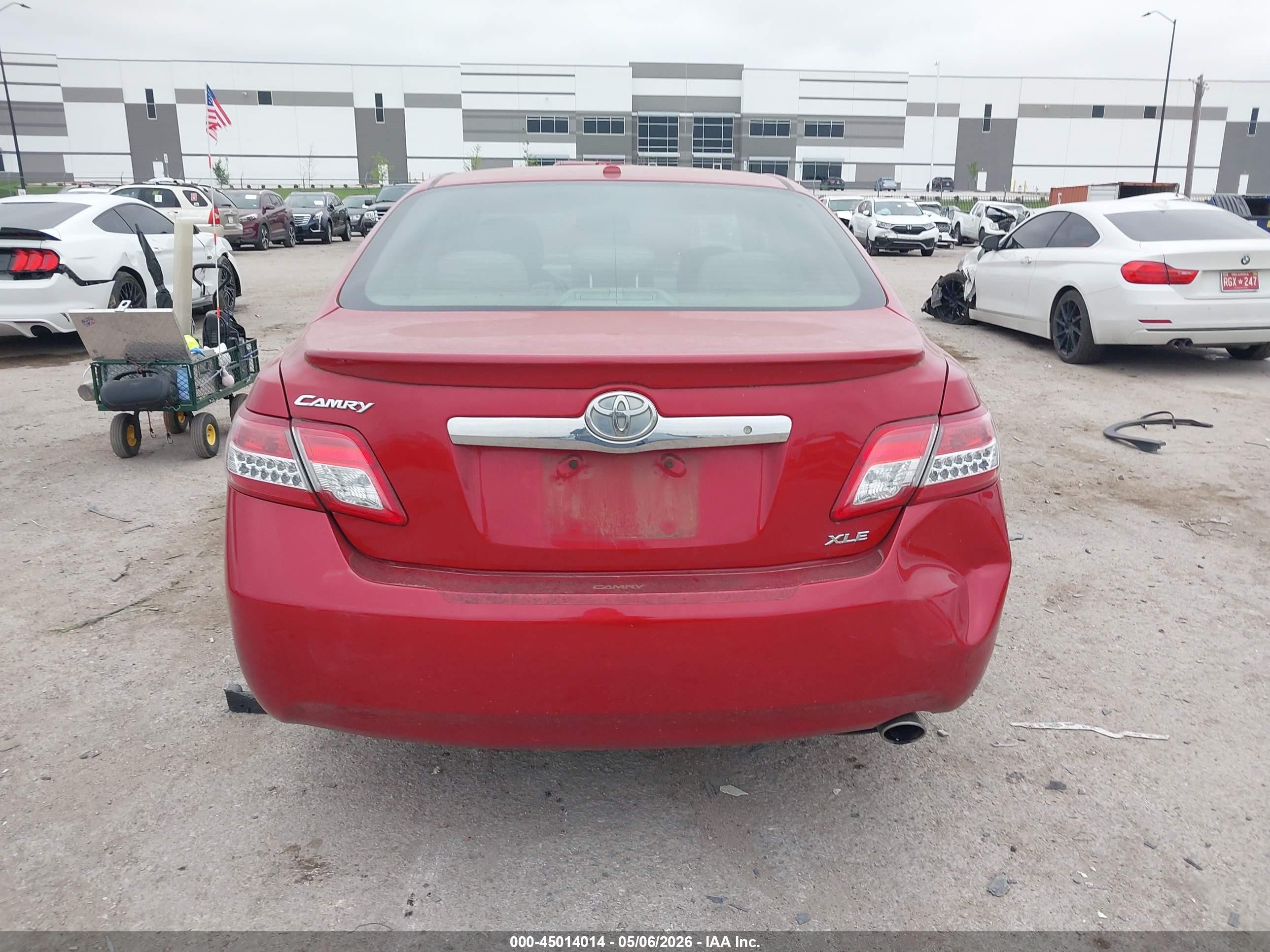 2011 Toyota Camry Xle Red vin: 4T4BF3EK8BR150731