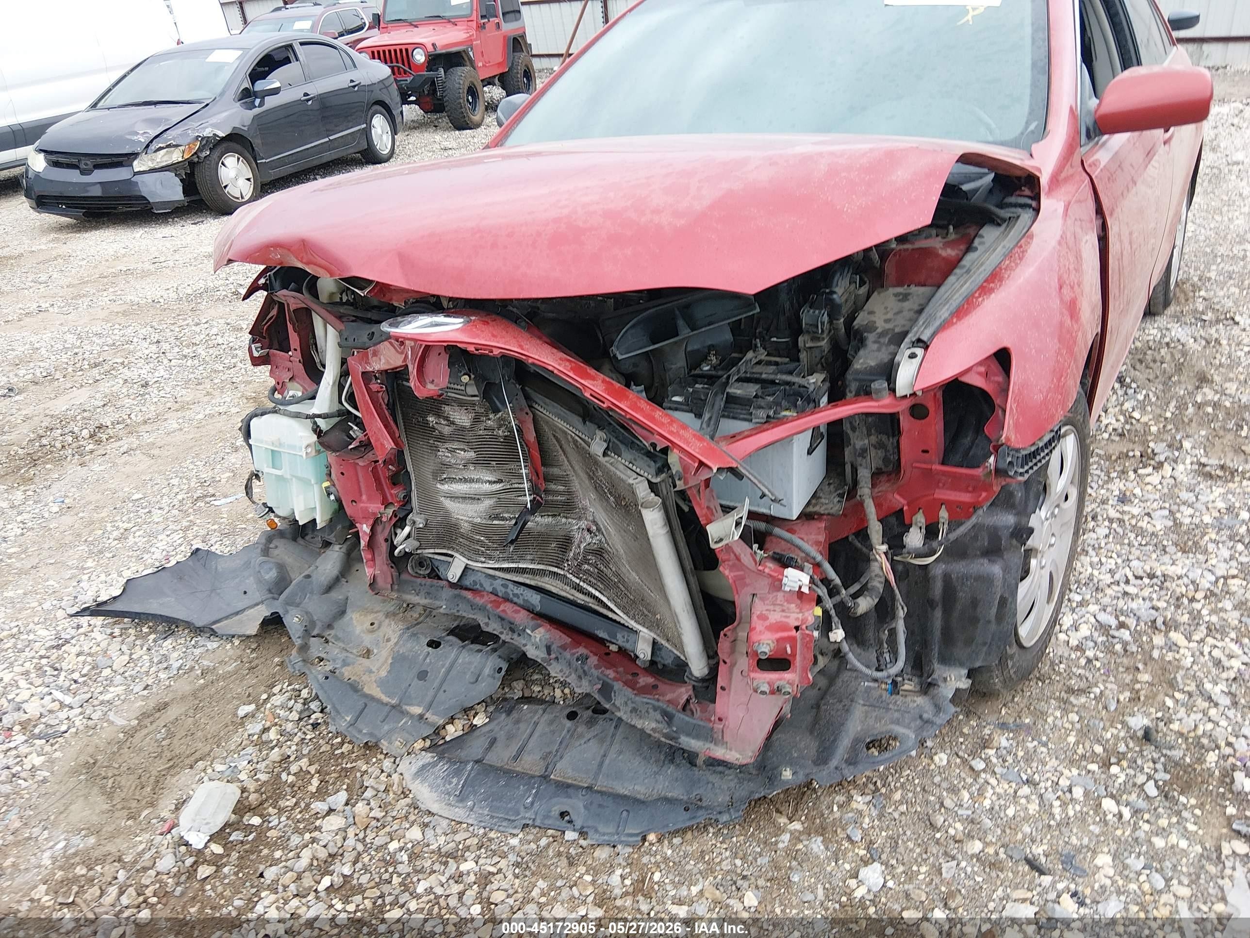 2011 Toyota Camry Le Red vin: 4T4BF3EK8BR162247