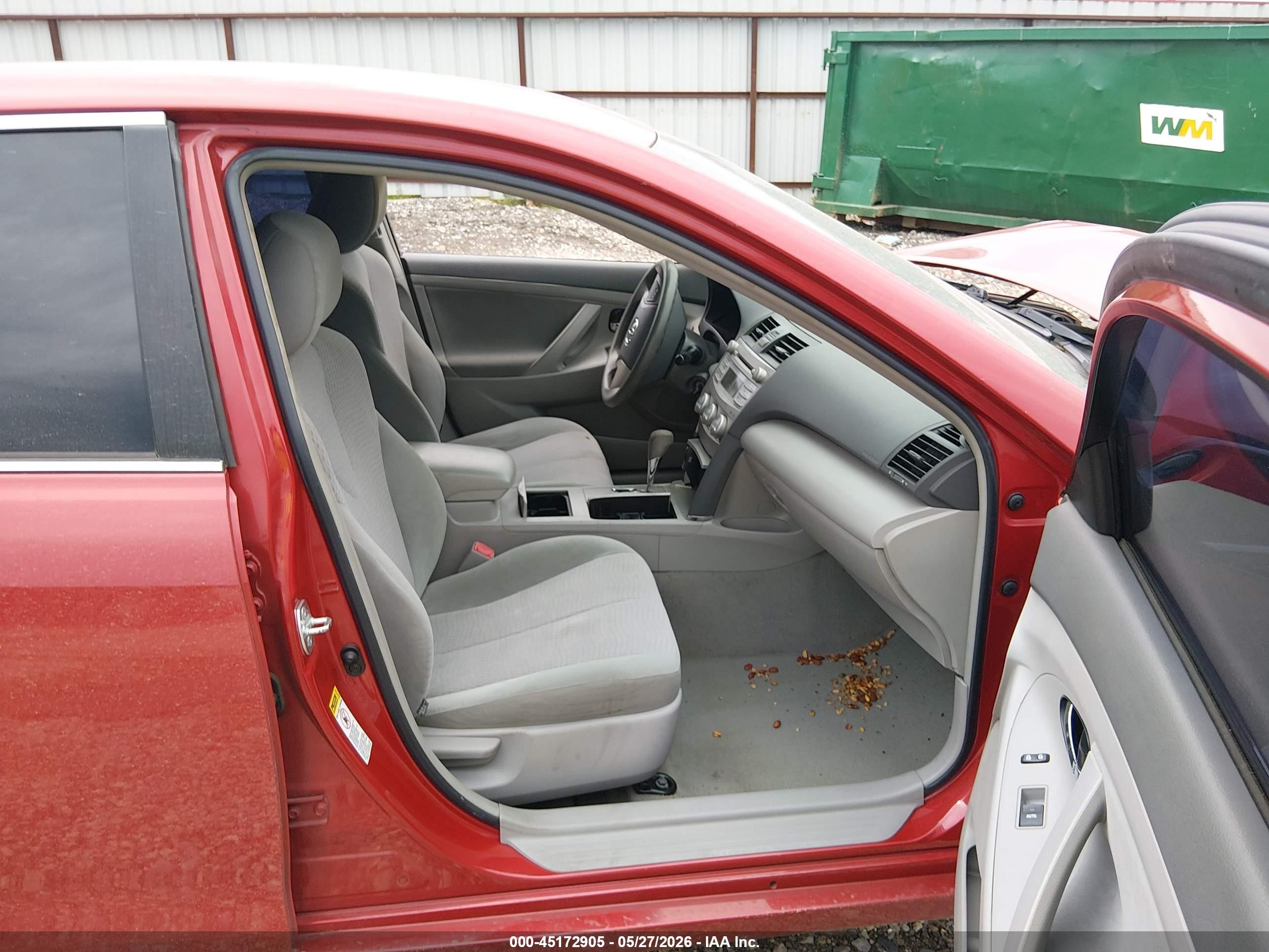 2011 Toyota Camry Le Red vin: 4T4BF3EK8BR162247
