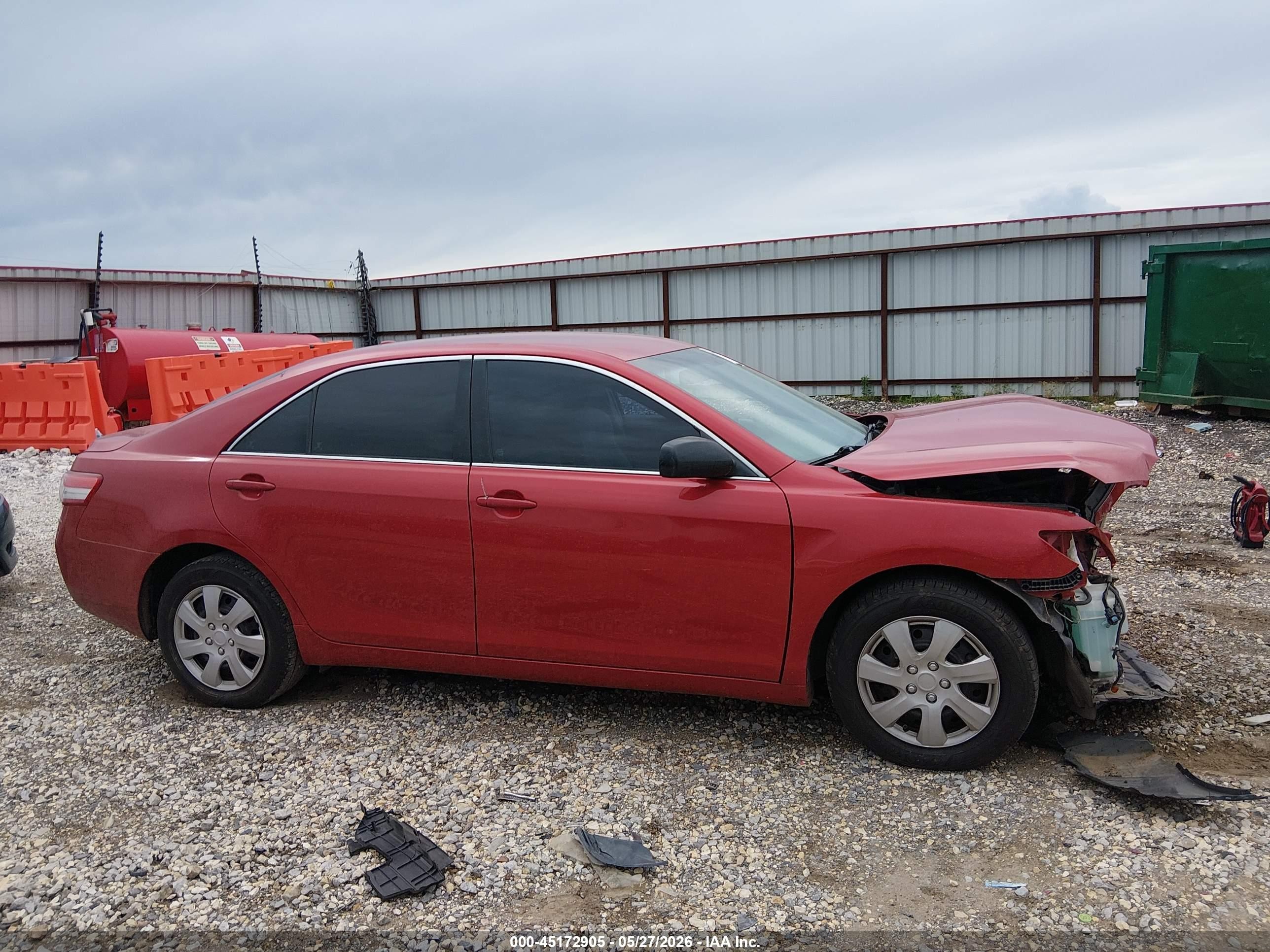 2011 Toyota Camry Le Red vin: 4T4BF3EK8BR162247
