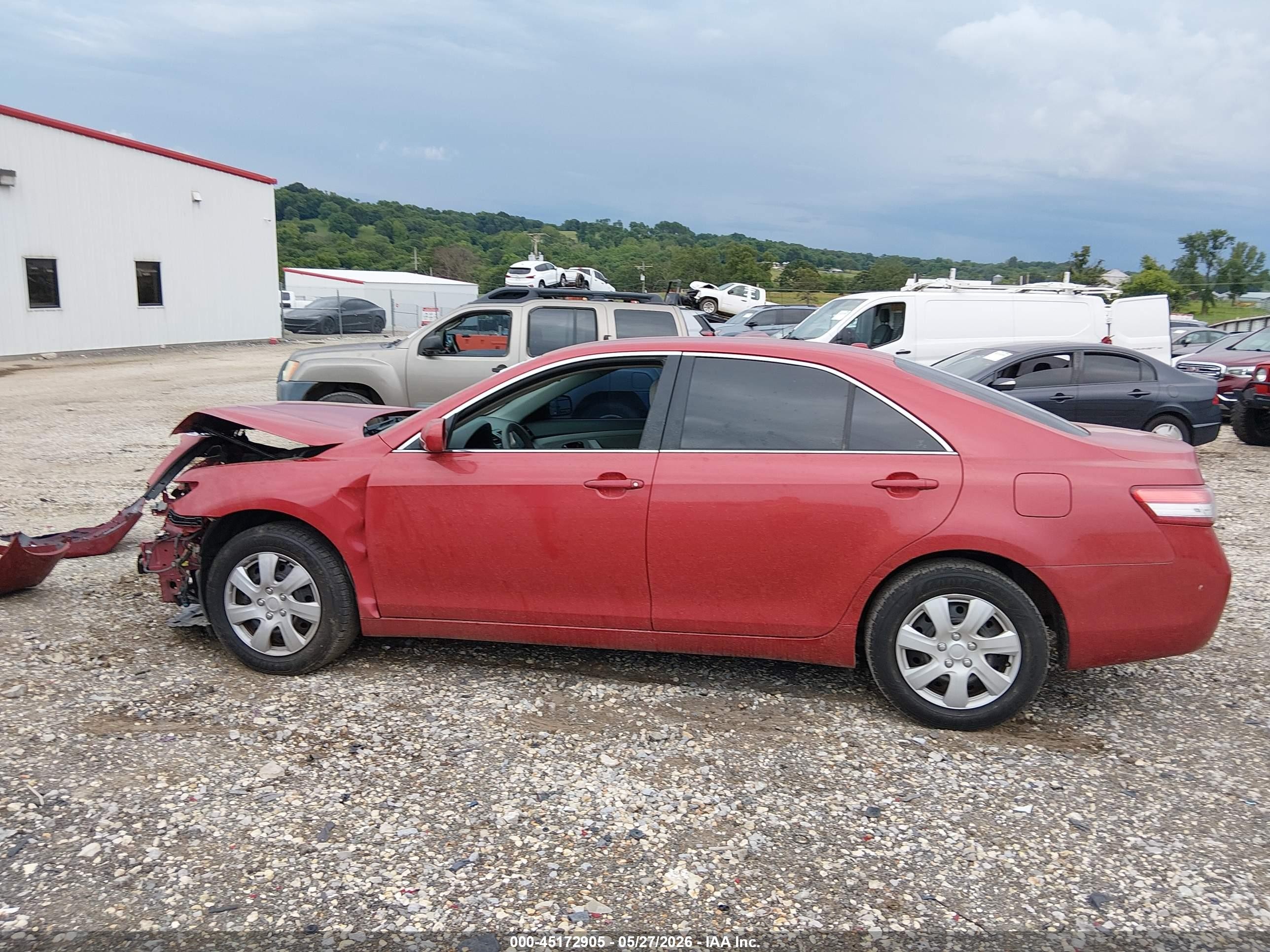 2011 Toyota Camry Le Red vin: 4T4BF3EK8BR162247
