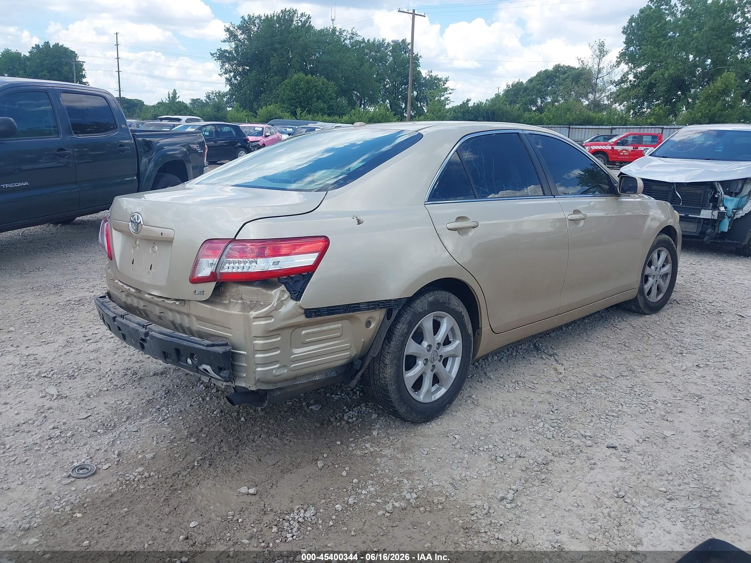 2011 Toyota Camry Le Gold vin: 4T4BF3EK8BR162314