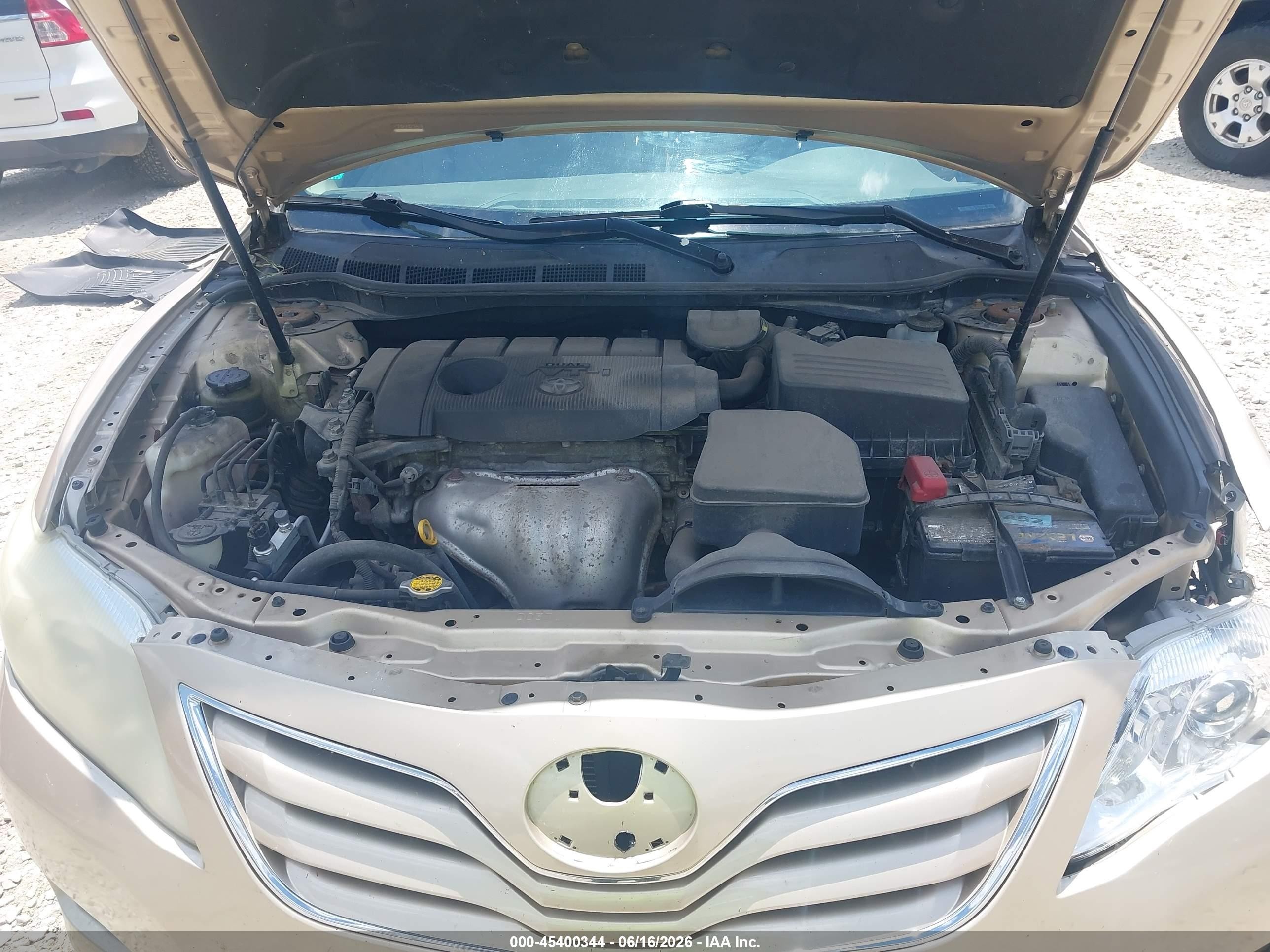 2011 Toyota Camry Le Gold vin: 4T4BF3EK8BR162314