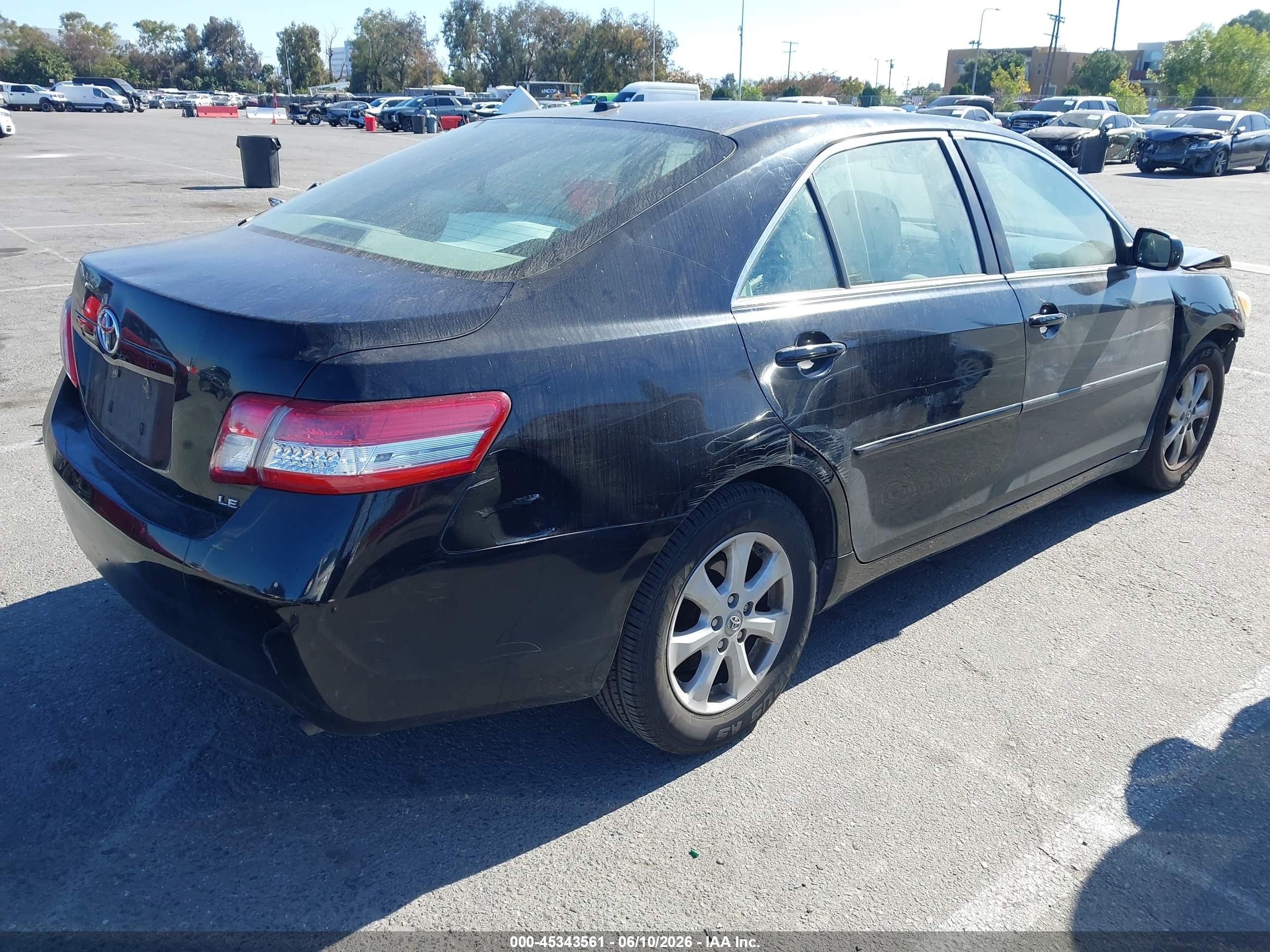 2011 Toyota Camry Le Черный vin: 4T4BF3EK8BR165391
