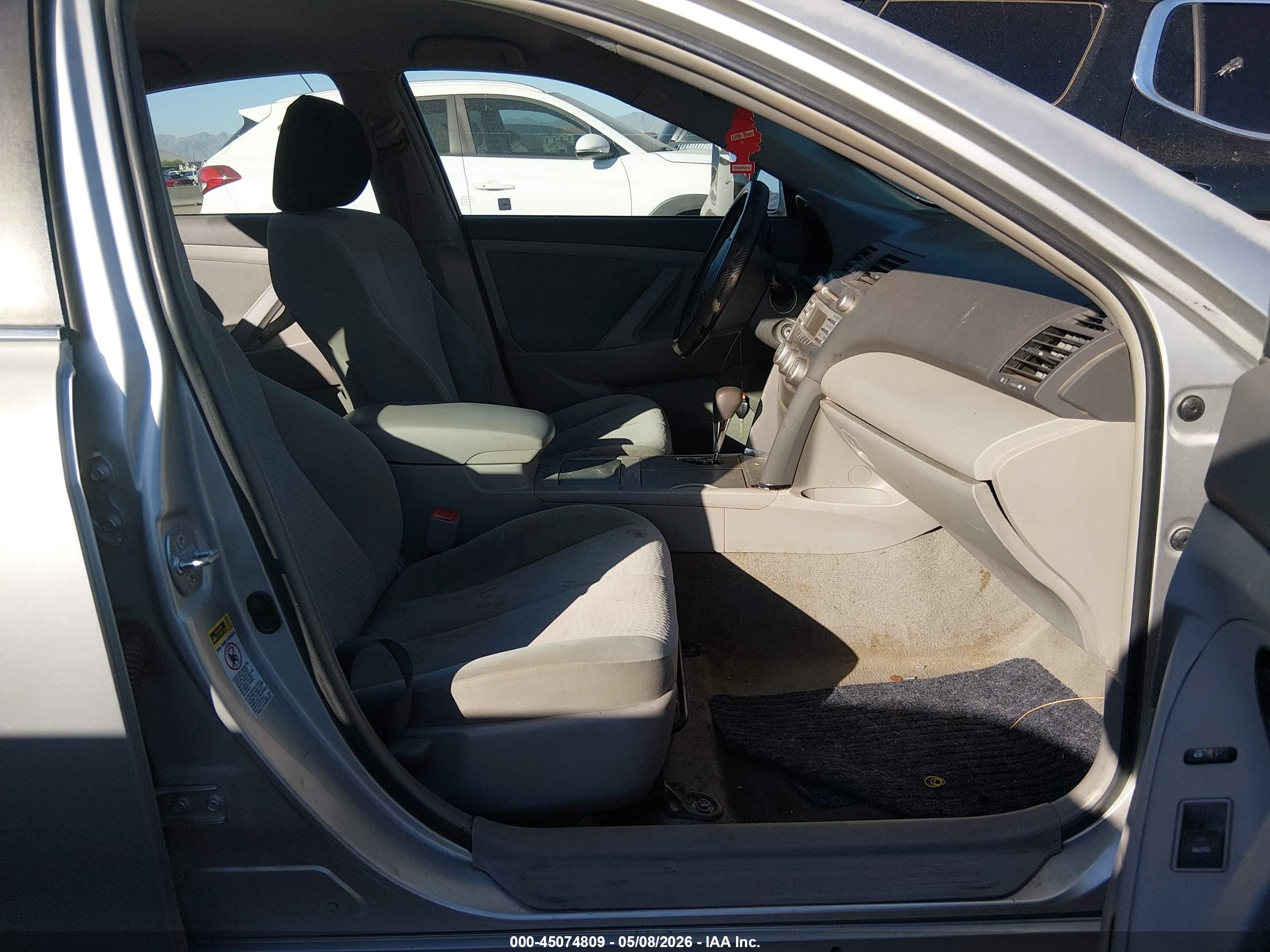 2011 Toyota Camry Le Серебряный vin: 4T4BF3EK8BR174978
