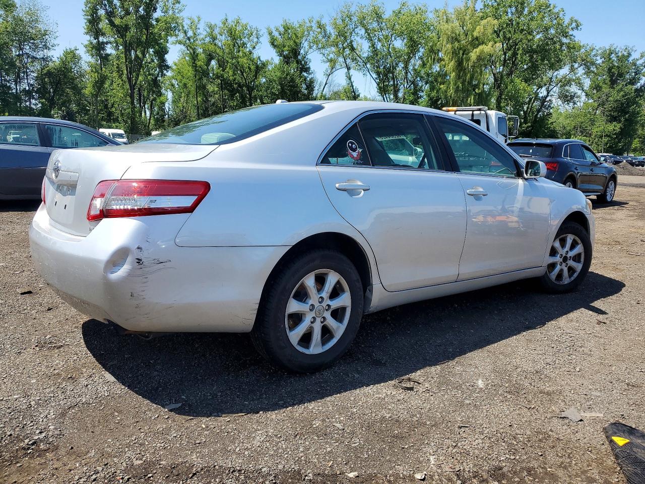 2011 Toyota Camry Le Silver vin: 4T4BF3EK8BR193370
