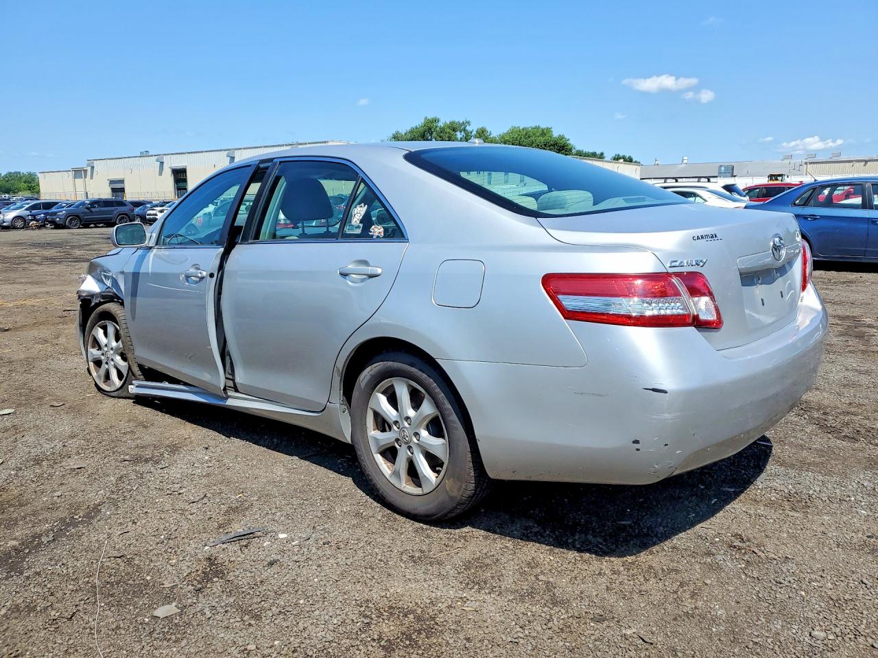 2011 Toyota Camry Le Silver vin: 4T4BF3EK8BR193370